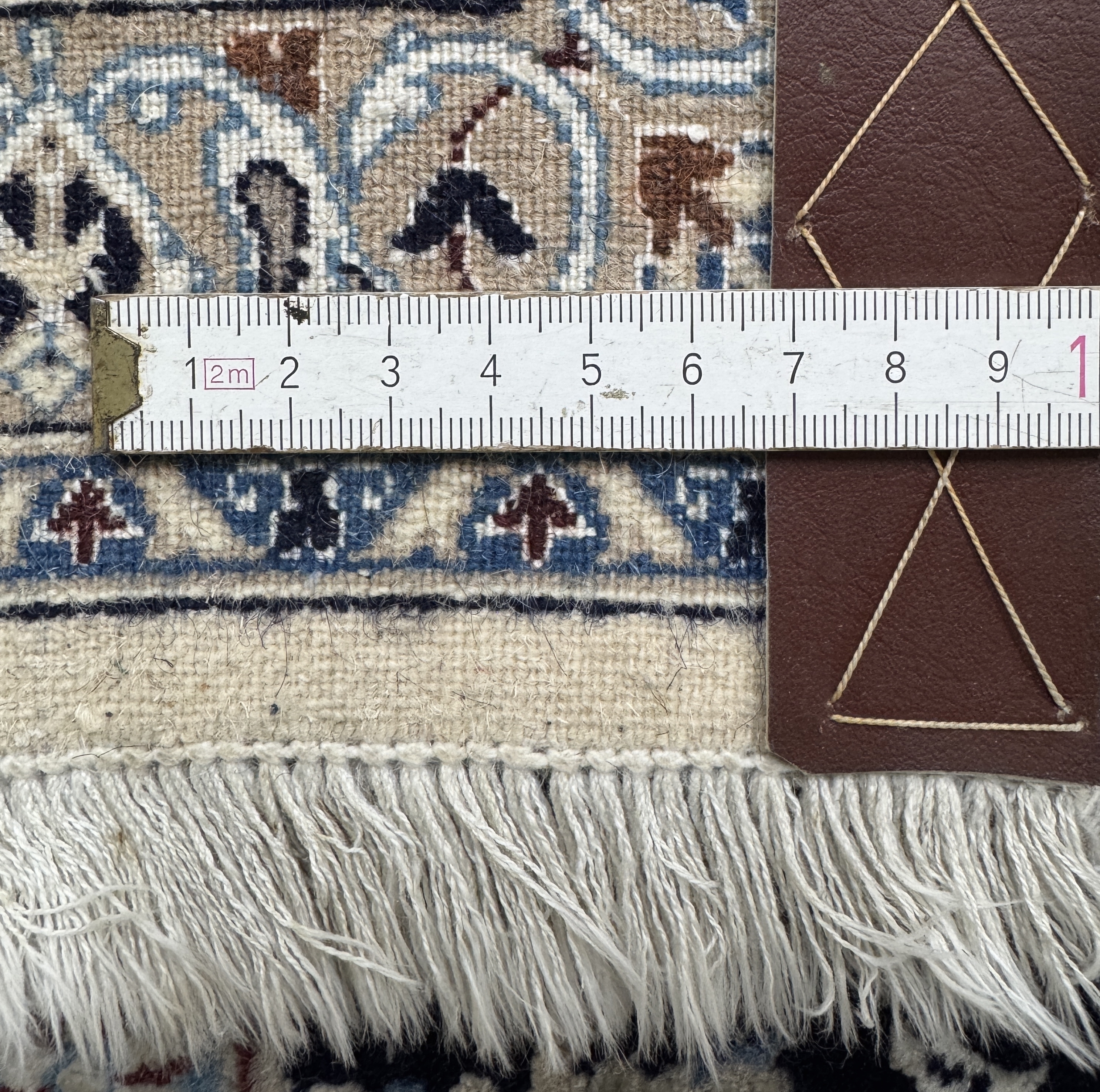 Detail g: Nain fein(6 La), Persien, Ende 20.Jhd, Korkwolle mit Seide, ca. 250 x 155 cm, ca. 1,0Mio. Kn/qm, Reinigungsbedürftig, EHZ: 2