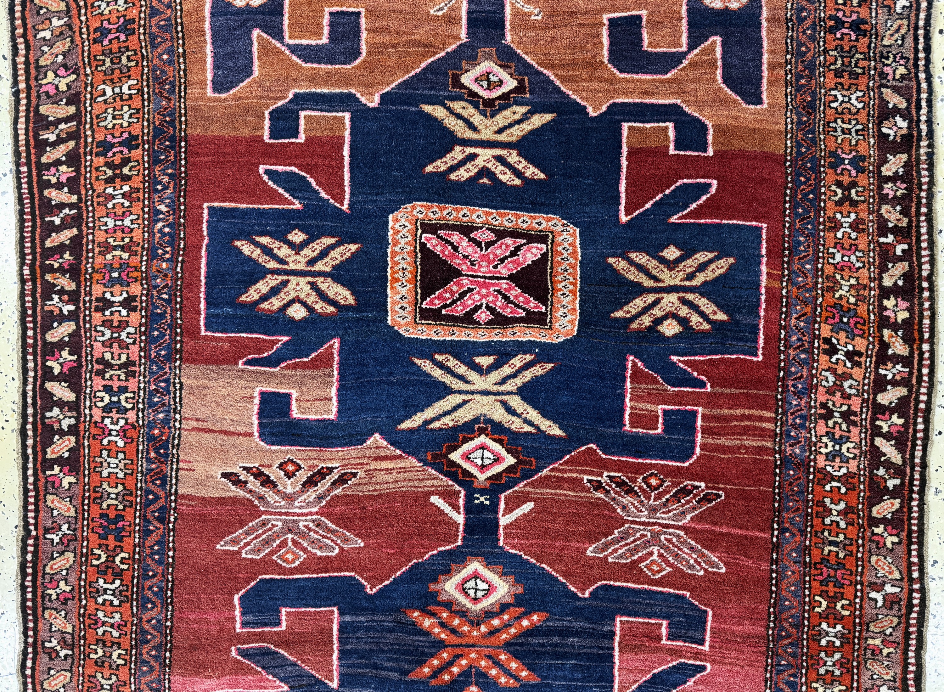 Detail b: Meschgin, Persien, Mitte 20.Jhd, Wolle auf Baumwolle, ca. 410 x 150 cm, EHZ: 2