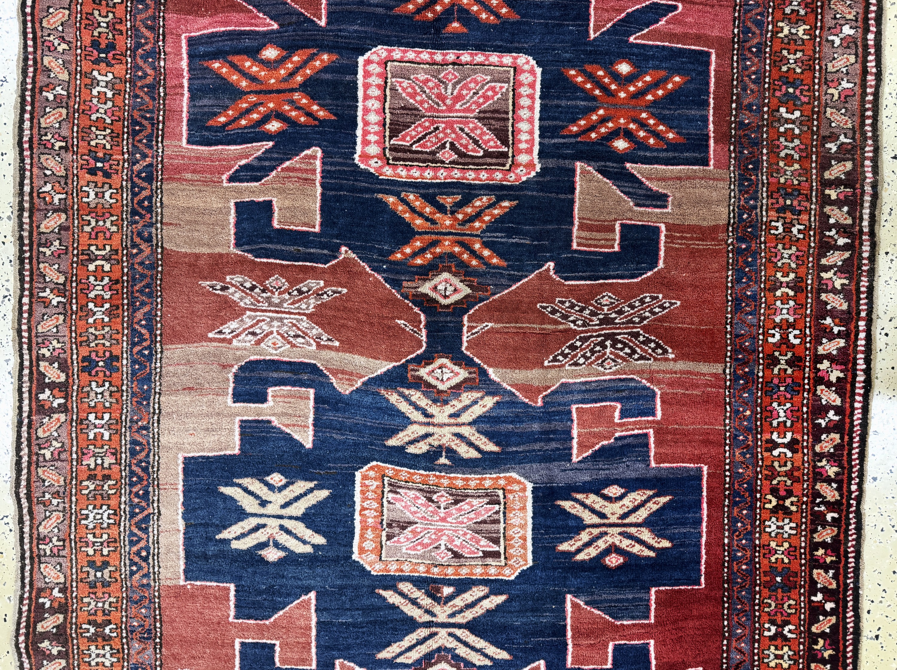 Detail c: Meschgin, Persien, Mitte 20.Jhd, Wolle auf Baumwolle, ca. 410 x 150 cm, EHZ: 2