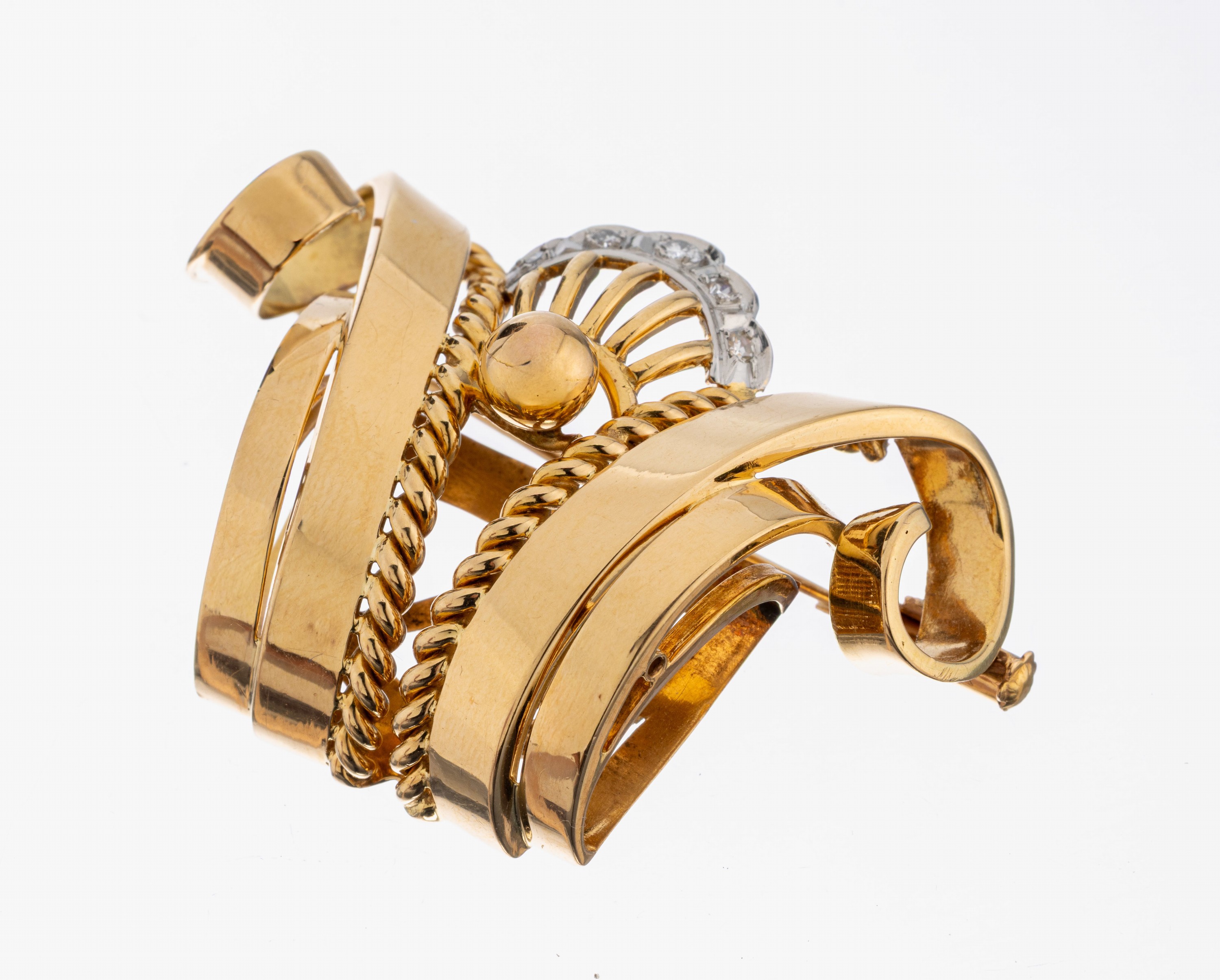 Image 27056720 - 18 kt gold diamond-brooch, 1950s , YG/WG 750/000, abstract geom. shape, with cord ...