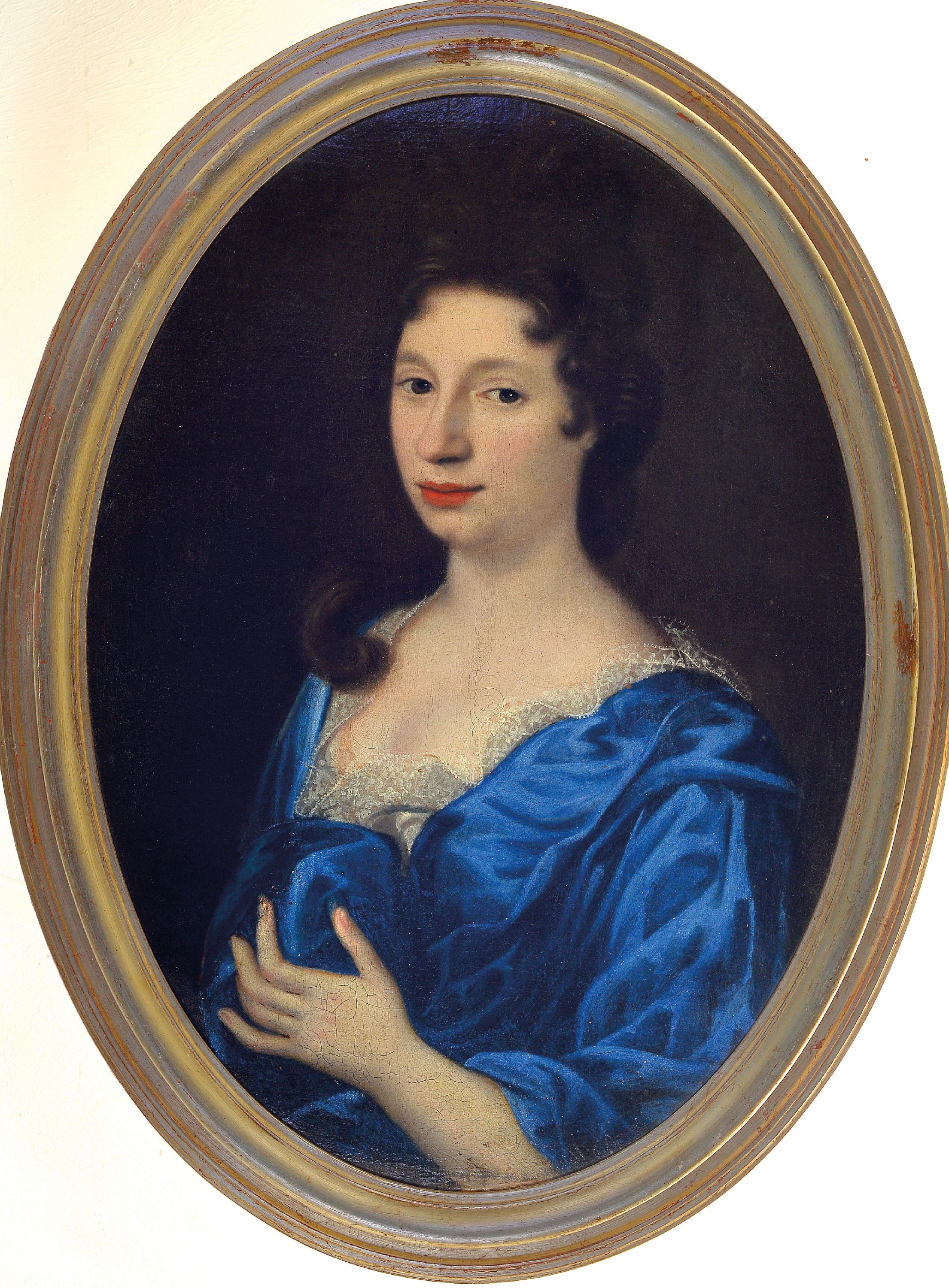 Detail k: Unbekannter Künstler, deutsch, Mitte 19. Jh., Porträt einer jungen Frau in blauem Seidenkleid mit Spitzenbesatz, Öl/Lwd, rest., doubl., im Oval ...