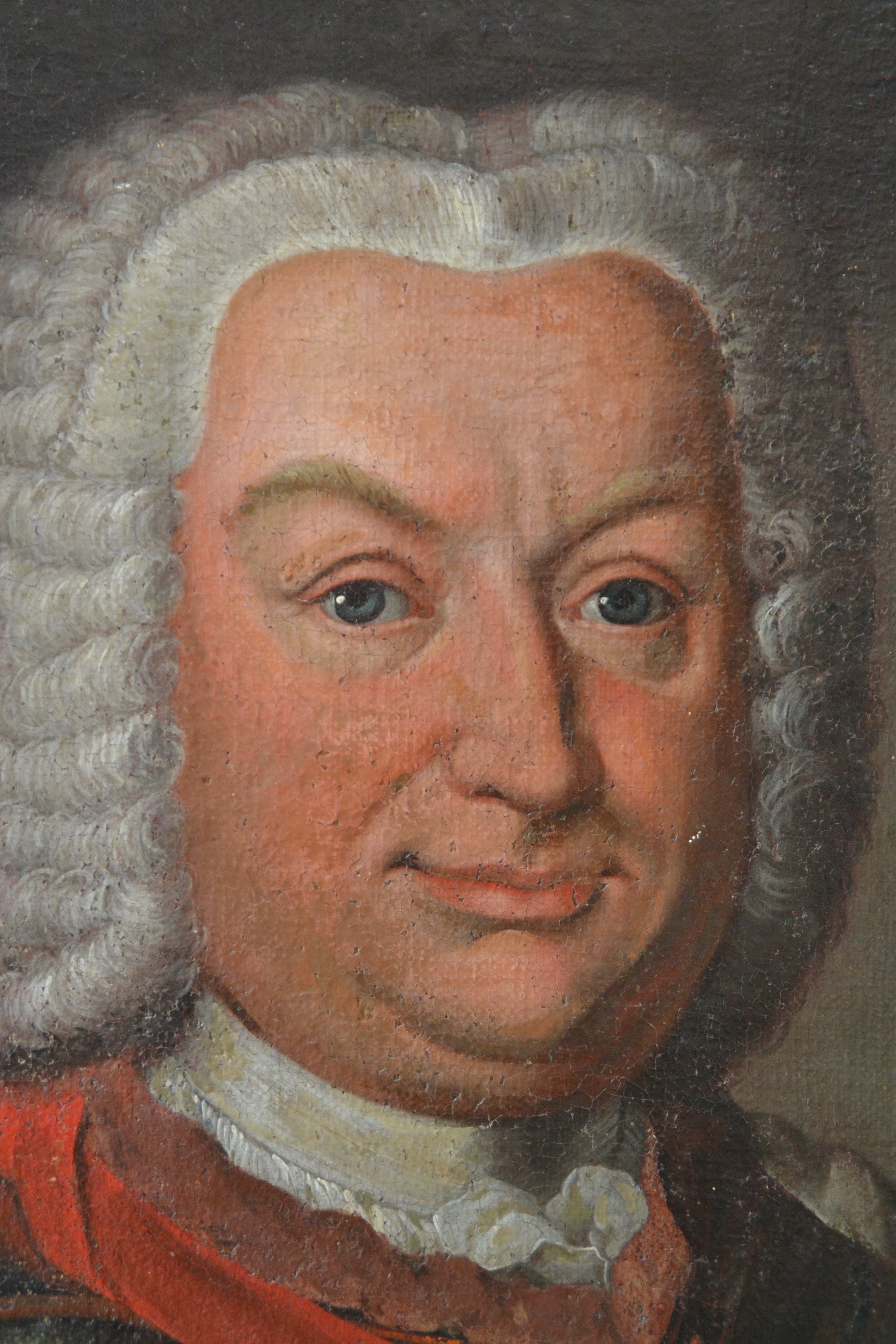 Detail a: Unbekannter Künstler des 18. Jh., Porträt eines Mannes in Rüstung mit rotem Mantel, Orden und Perücke, Öl/Lwd, auf Holz doubliert, restauriert, ...