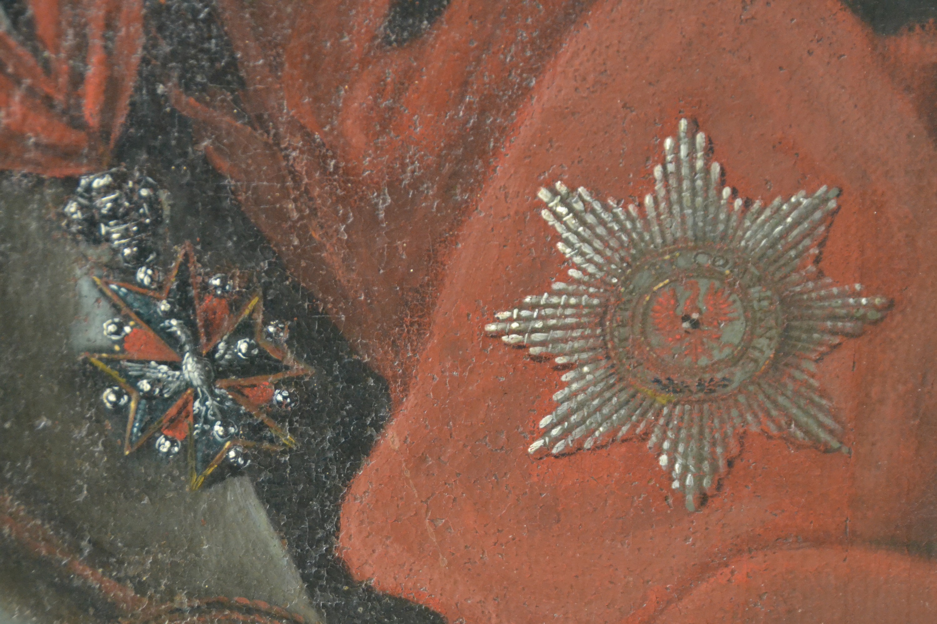 Detail c: Unbekannter Künstler des 18. Jh., Porträt eines Mannes in Rüstung mit rotem Mantel, Orden und Perücke, Öl/Lwd, auf Holz doubliert, restauriert, ...