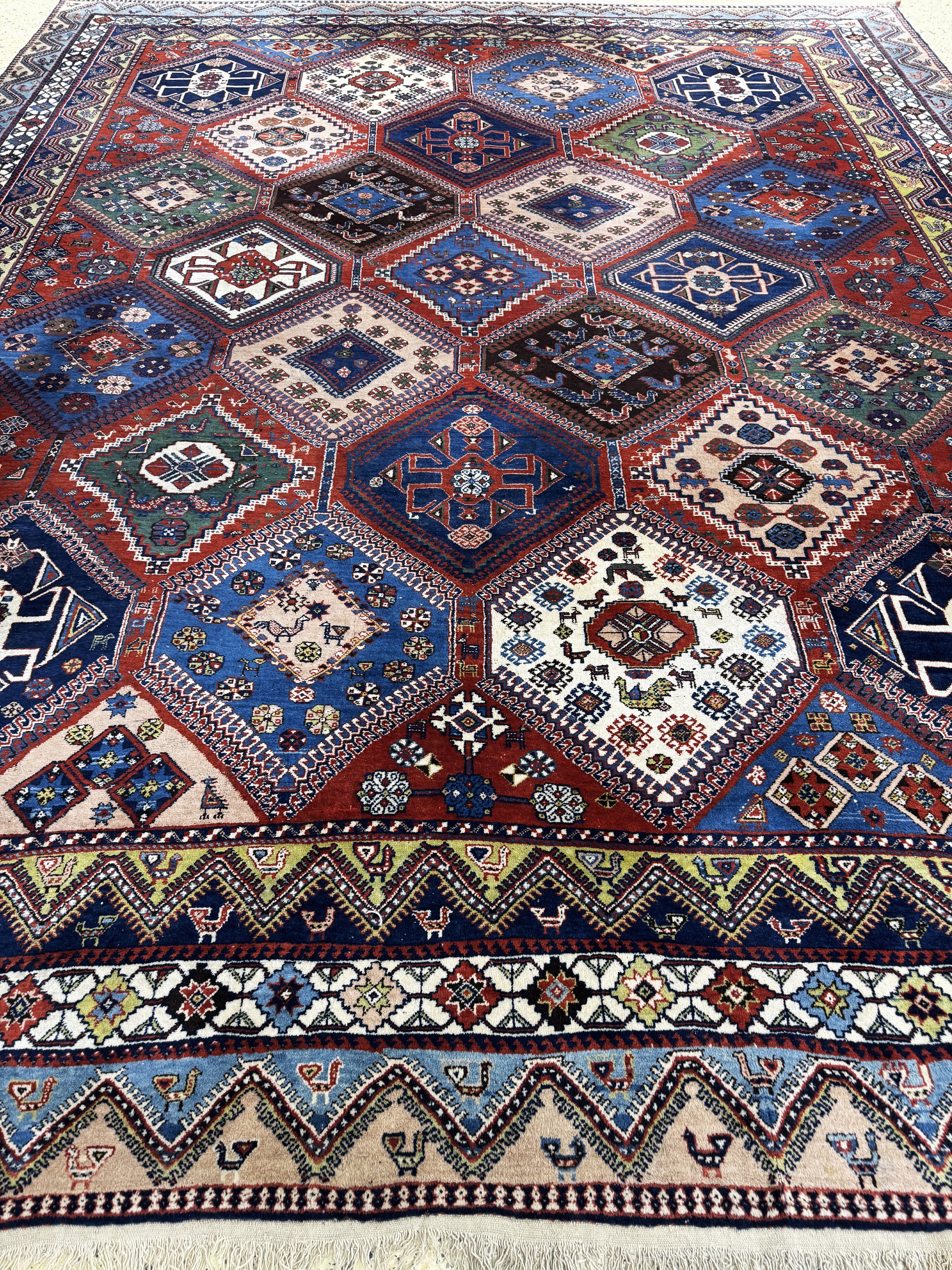 Detail j: Yalameh, Persien, Mitte 20.Jhd., Wolle auf Wolle, ca. 407 x 325 cm, EHZ: 2-3