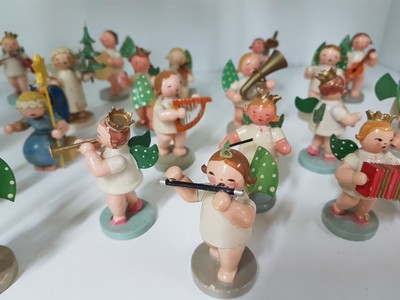 27057017c - Angel chapel, Erzgebirge, 20th century, 24 figures, colorfully painted wood, green wings ...