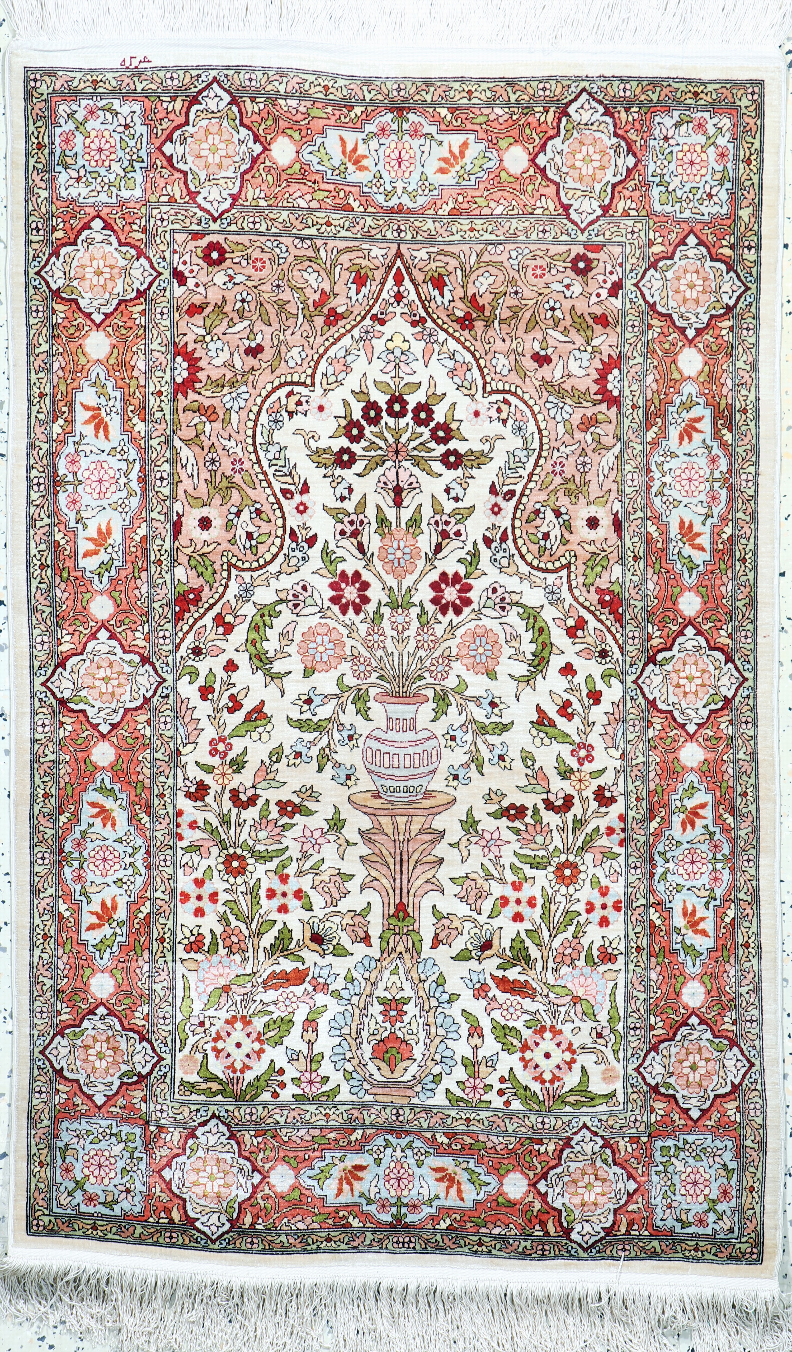 Image 27057110 - Hereke Seide fein signiert, Türkei, Ende 20.Jhd, reine Naturseide, ca. 110 x 70 cm, ...