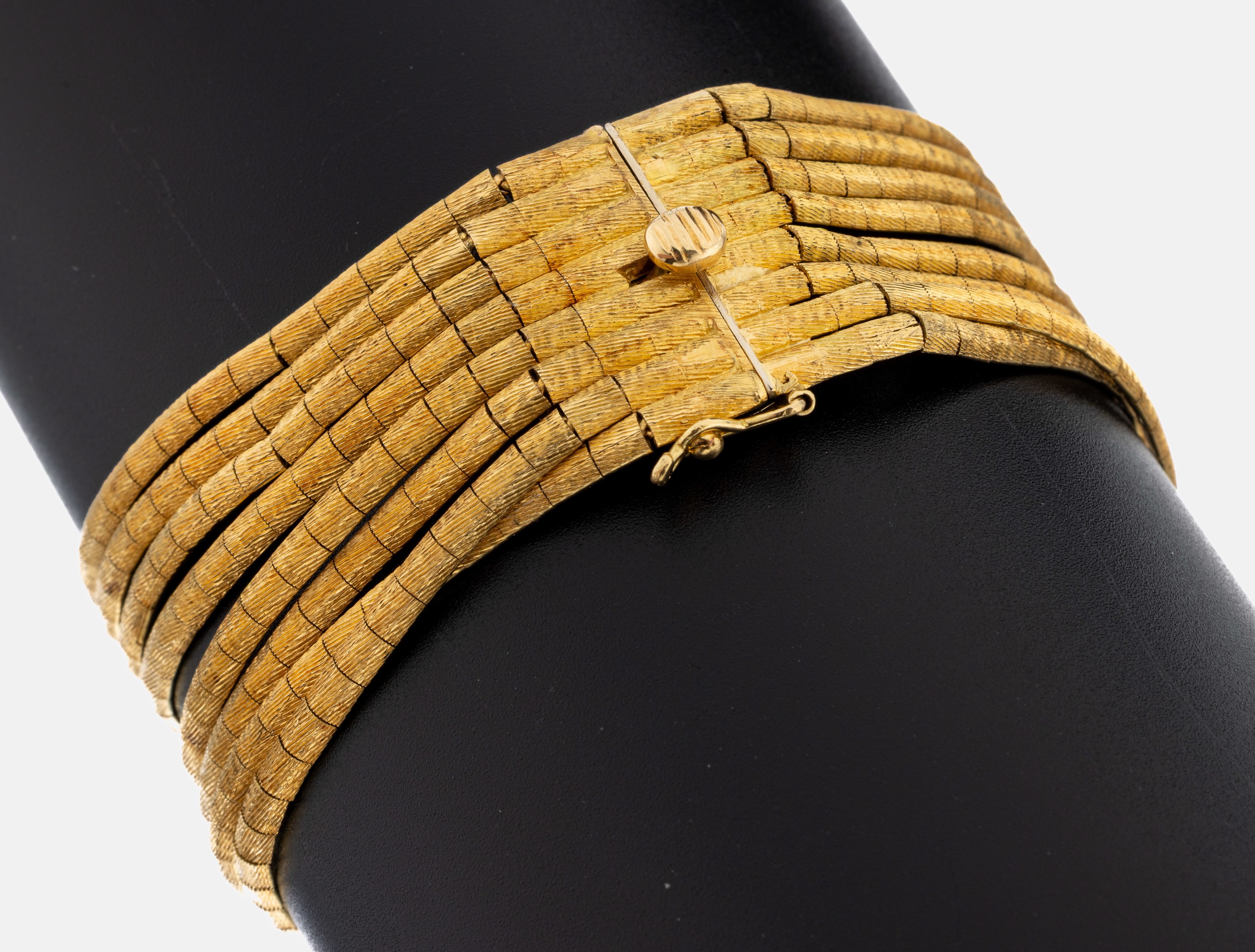 Image 27057149 - 18 kt Gold Armband, GG 750/000, Oberfläche strukt., 8-rhg., L. ca. 19 cm, ...