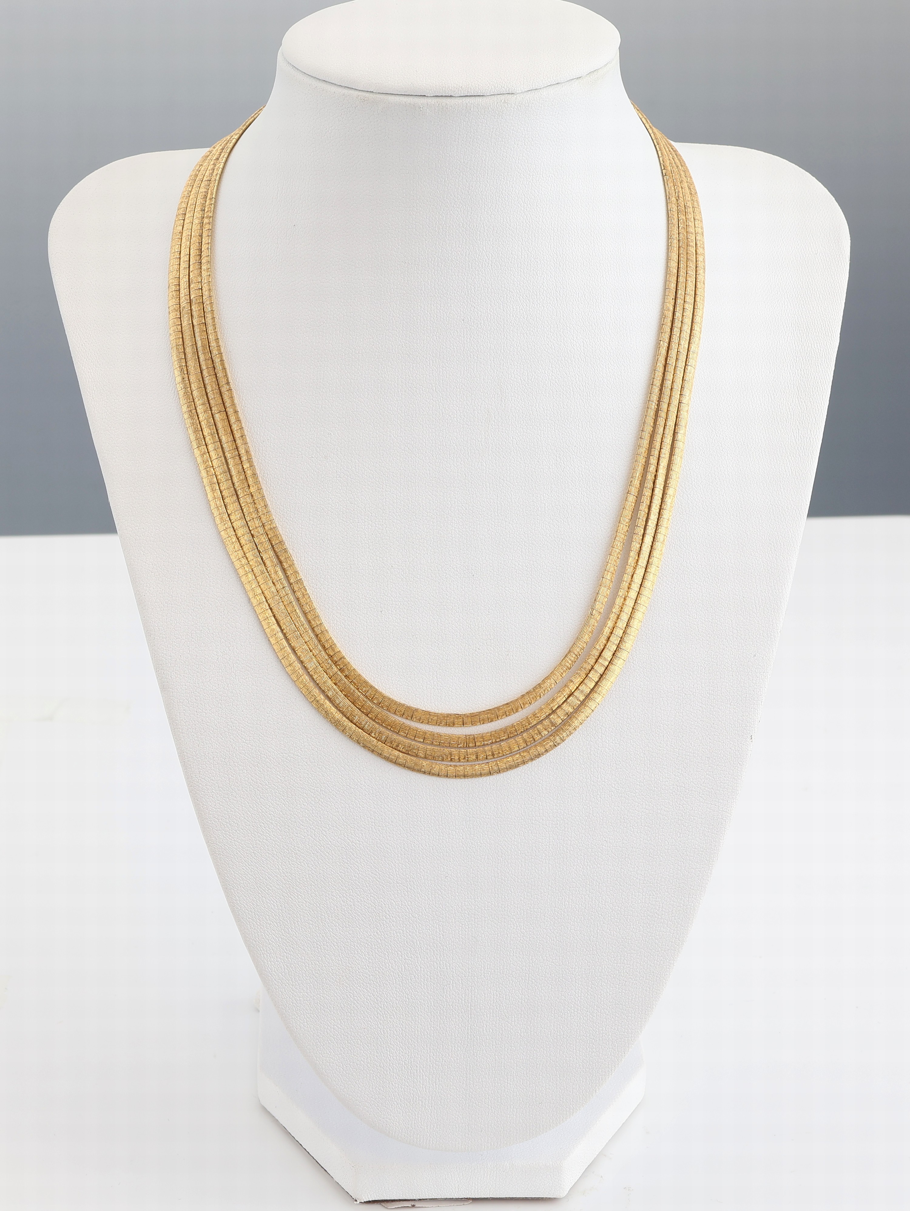 Image 27057152 - 18 kt Gold Collier, GG 750/000, Oberfläche strukt., 4-rhg., L. ca. 42 cm, ...
