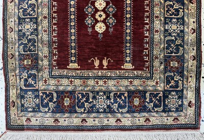 27057105b - Hereke Seide fein signiert, Türkei, Mitte 20.Jhd, reine Naturseide´Metallbroschiert´, ...