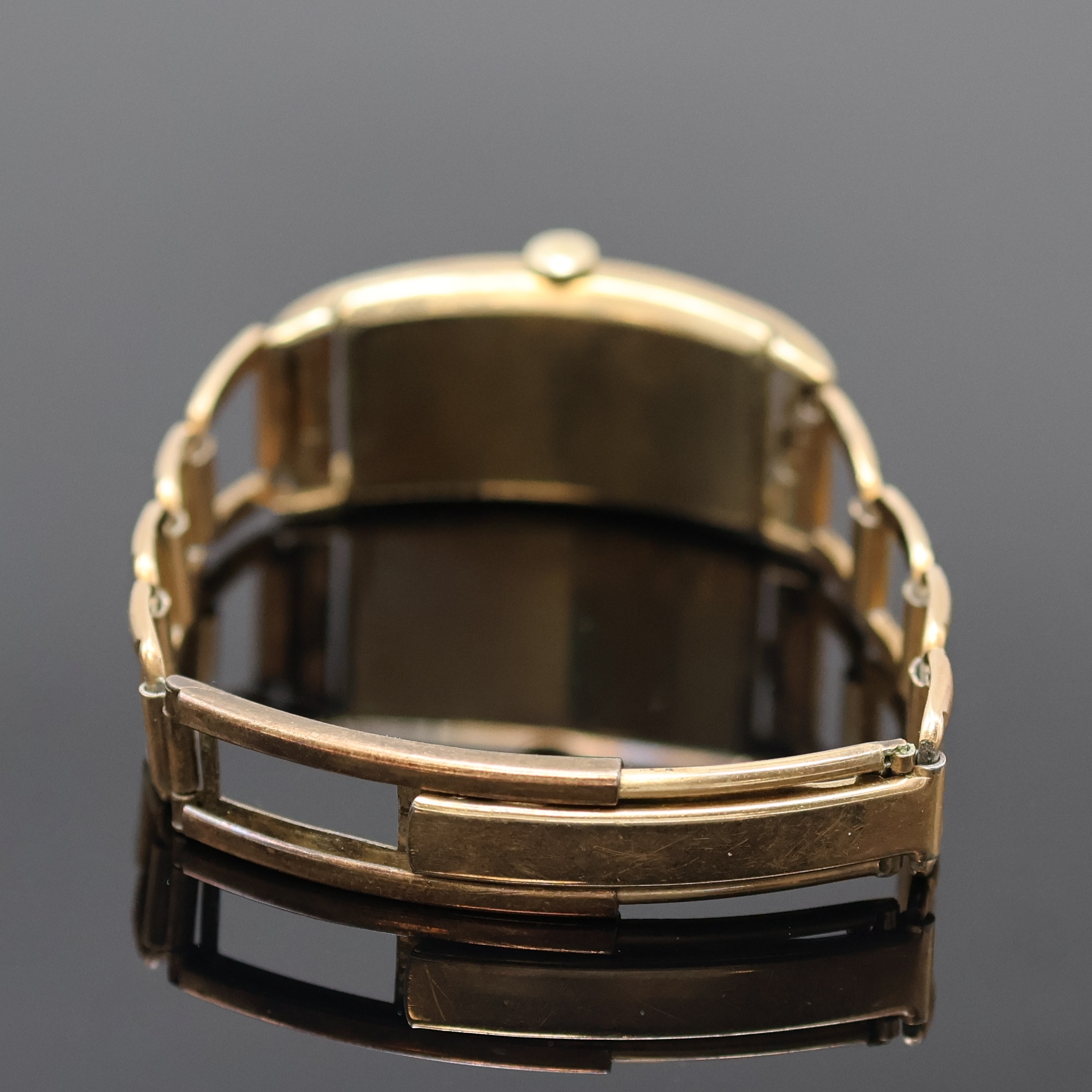 Detail b: GRUEN Curvex Precision Gold filled Armbanduhr, Schweiz für USA um 1940, Handaufzug, in sich gewölbtes Geh., neutr. Goldfilled Band, Boden aufgedr., ...