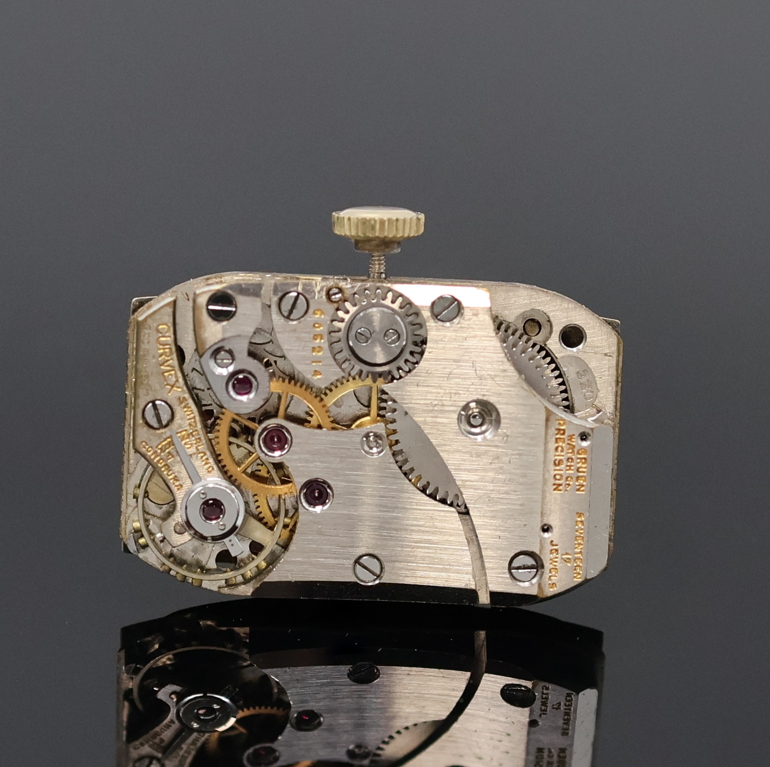 Detail g: GRUEN Curvex Precision Gold filled Armbanduhr, Schweiz für USA um 1940, Handaufzug, in sich gewölbtes Geh., neutr. Goldfilled Band, Boden aufgedr., ...