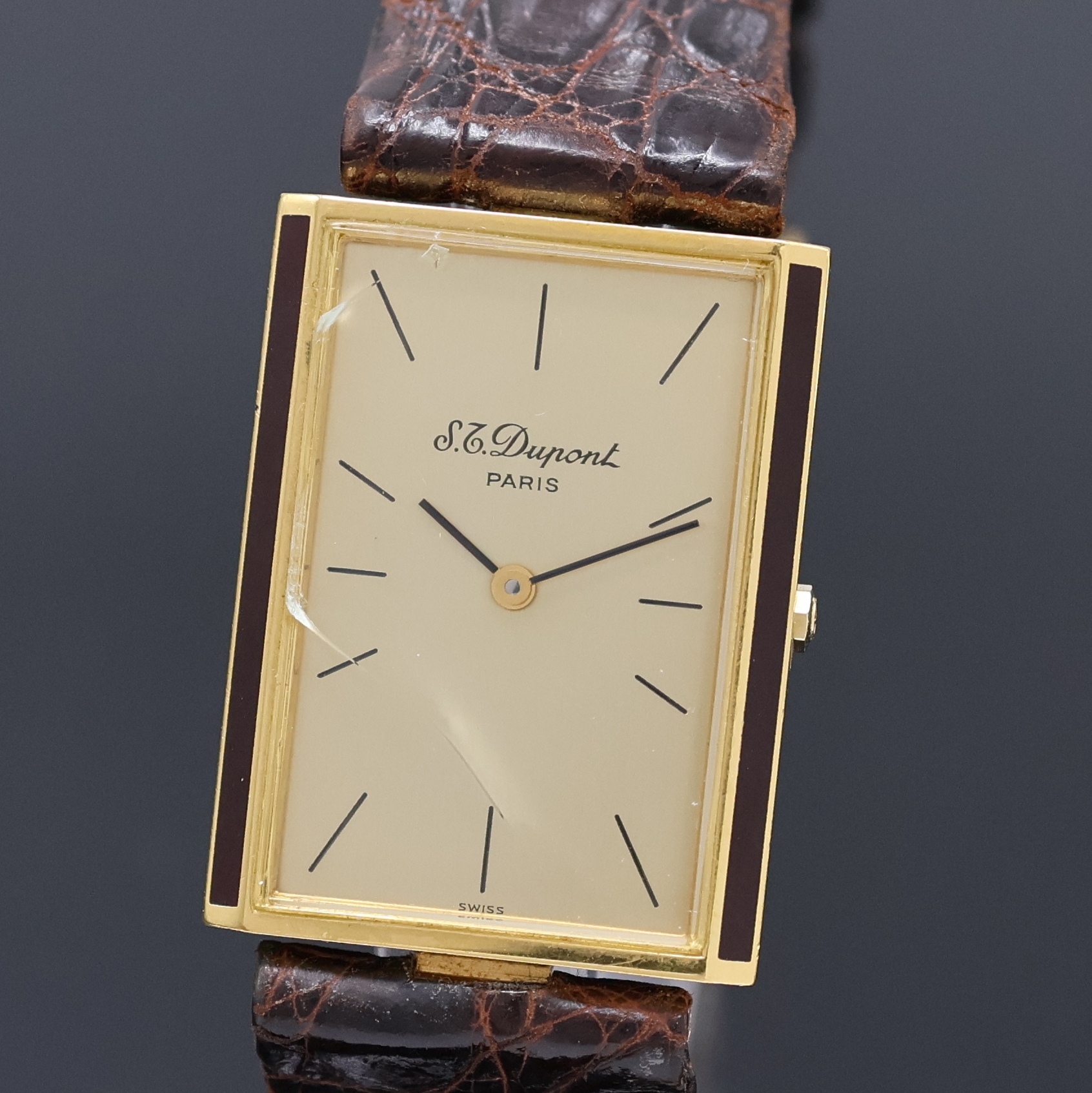 Detail a: DUPONT Designer-Herrenarmbanduhr, Frankreich / Schweiz um 1990, quarz, verg. Geh., orig. Lederband (zu ers.) m. Dornschl., Gehäuseteile mit ...