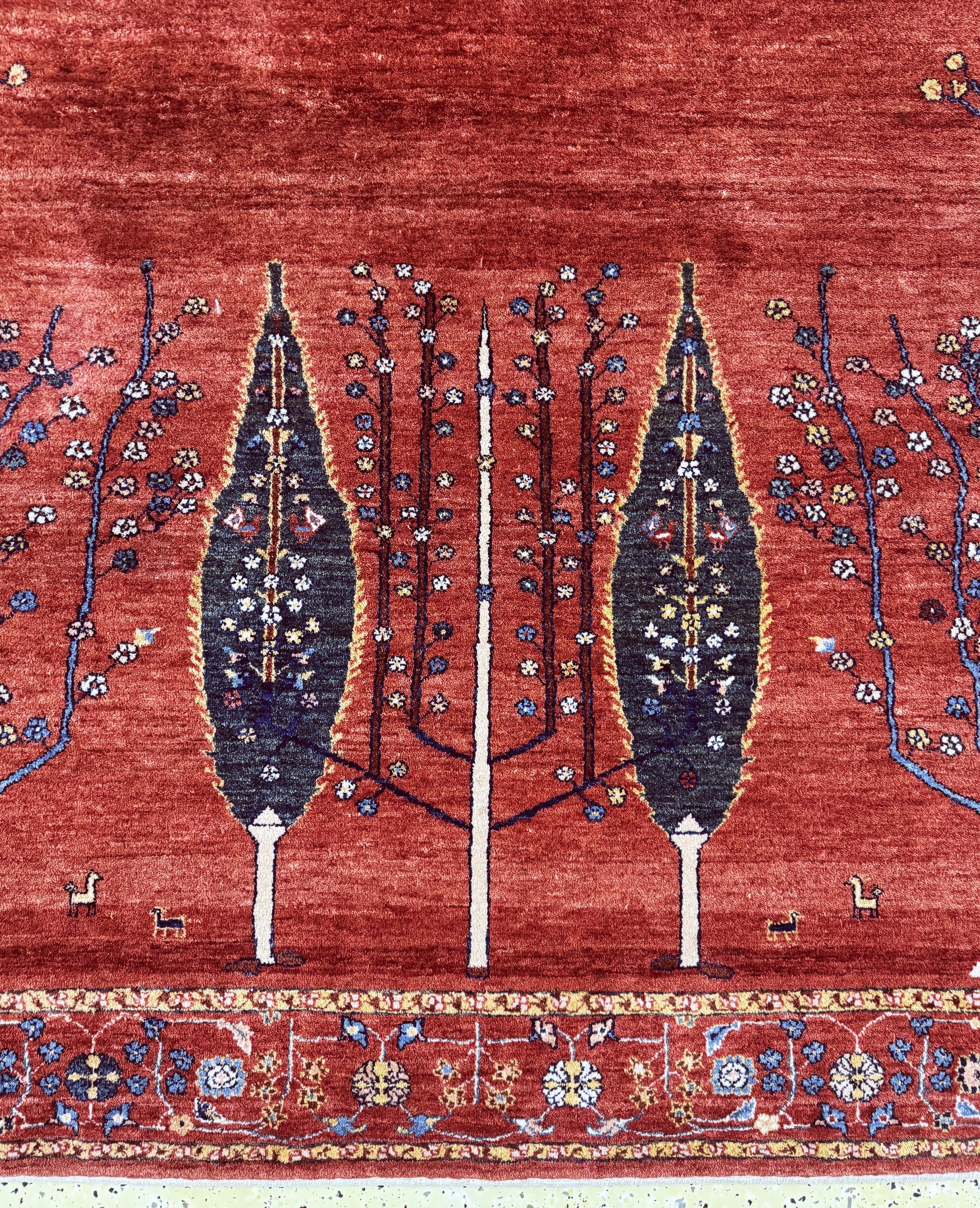 Detail b: Gabbeh fein Loribaft, Persien, Ende 20.Jhd,Wolle auf Wolle, ca. 295 x 247 cm, Reinigungsbedürftig, EHZ: 2