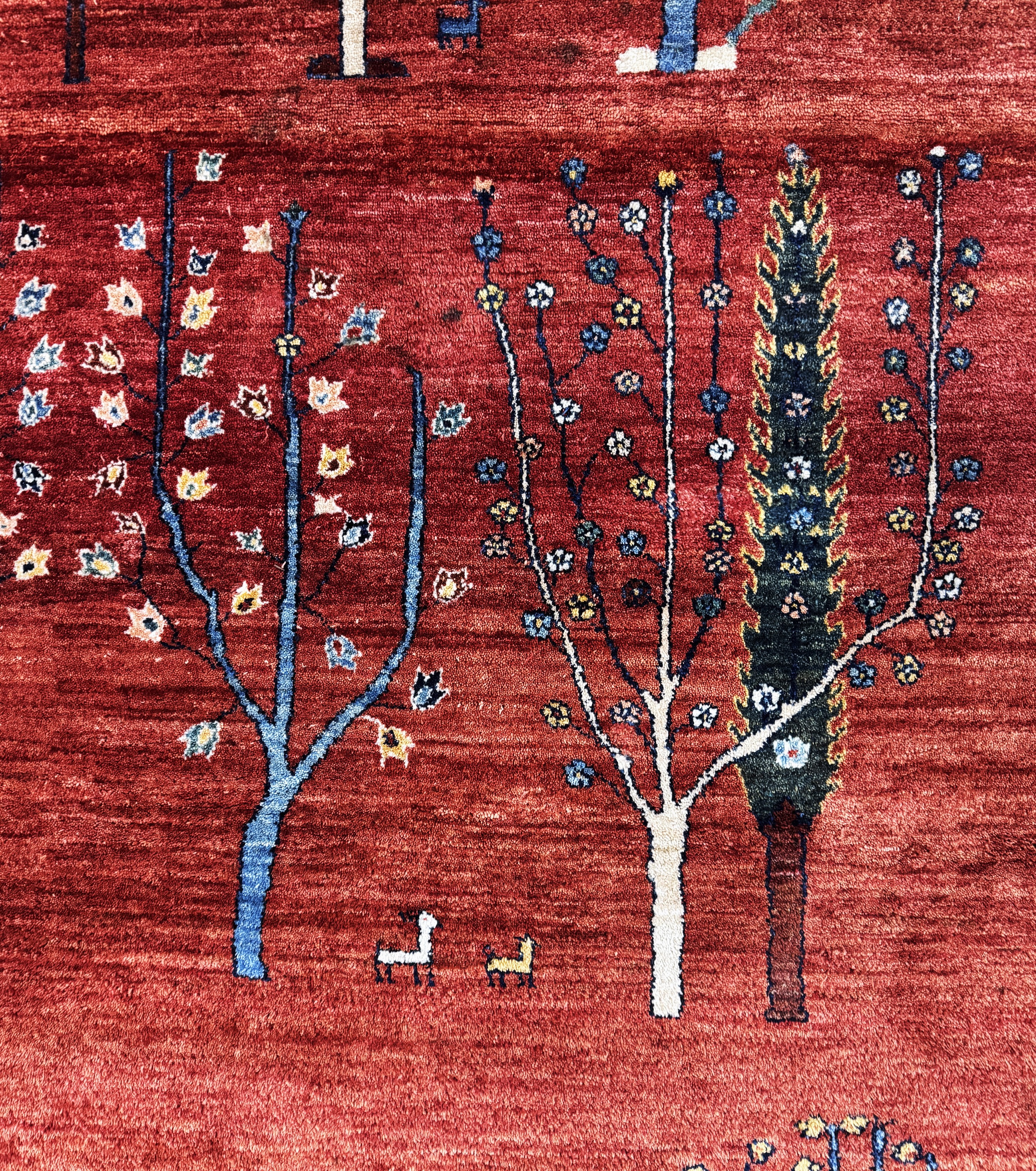 Detail g: Gabbeh fein Loribaft, Persien, Ende 20.Jhd,Wolle auf Wolle, ca. 295 x 247 cm, Reinigungsbedürftig, EHZ: 2