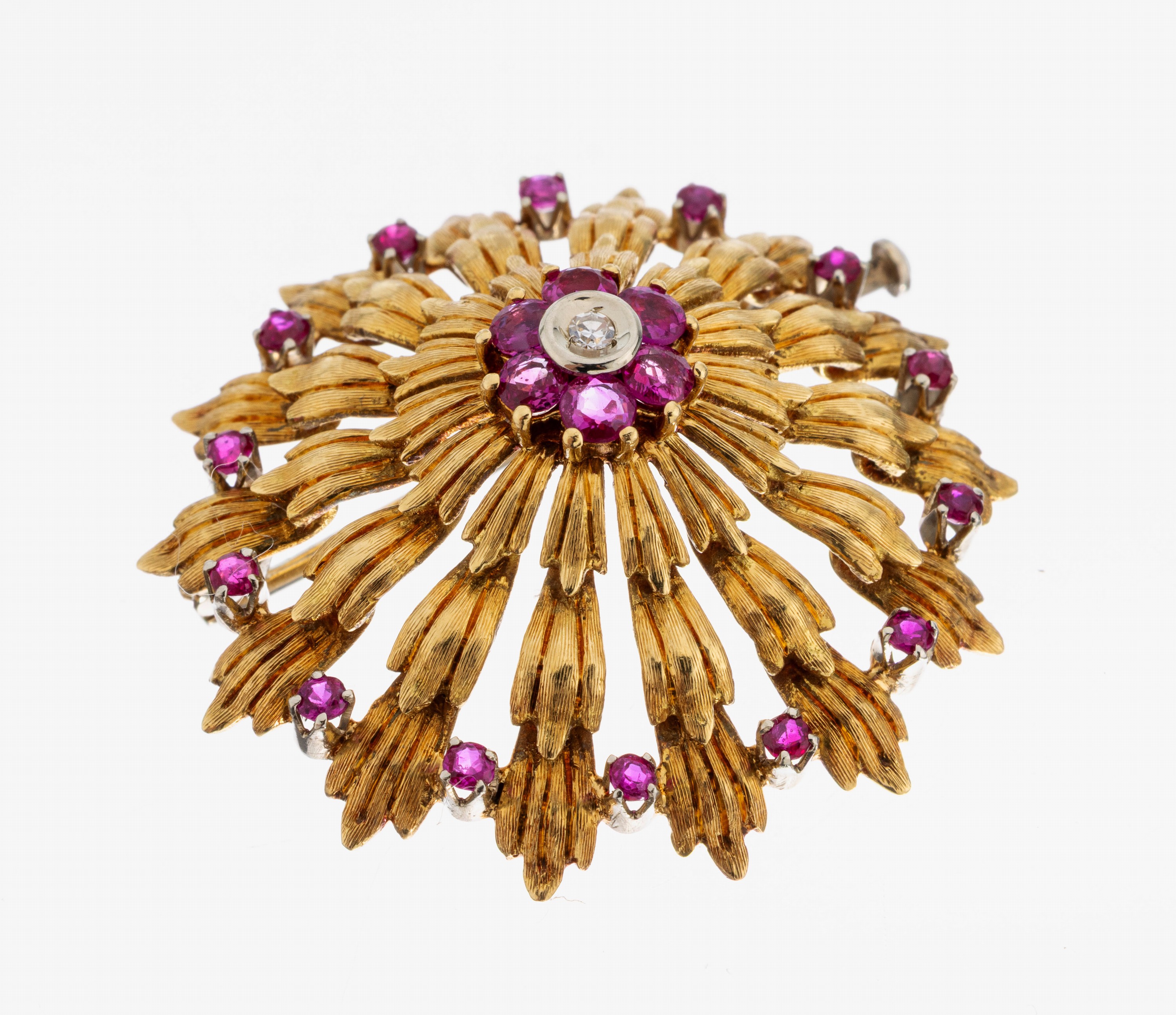 Image 27057413 - 18 kt Gold Rubin-Diamant-Brosche, 1960er Jahre, GG 750/000, abstrakte Blüte, 20 ...