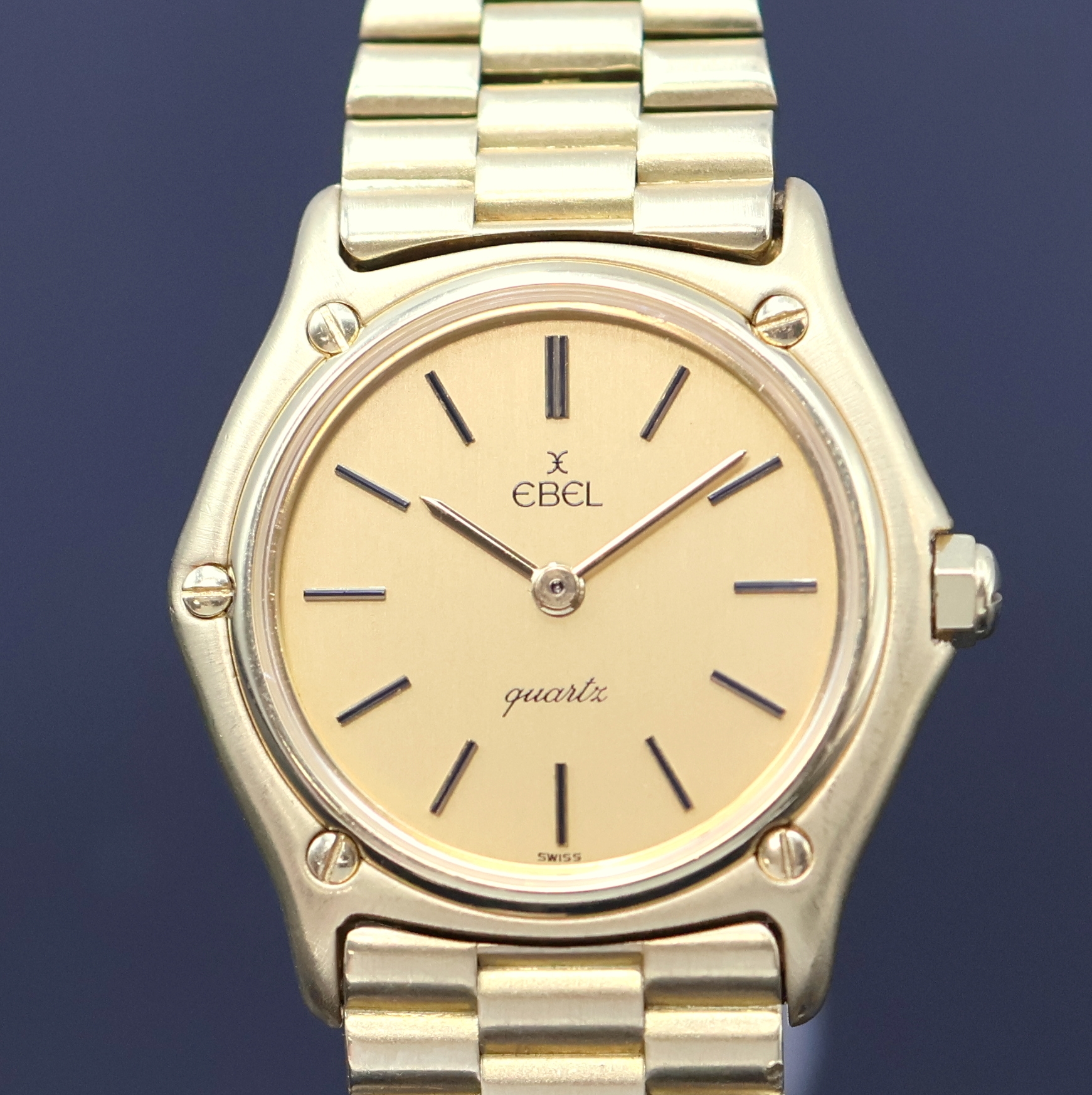 Detail c: EBEL Damenarmbanduhr in GG 750/000, Schweiz um 1995, quarz, Monocoque-Geh. inkl. neutr. Goldband, Lünette gegen Geh. 5-fach verschr., ...