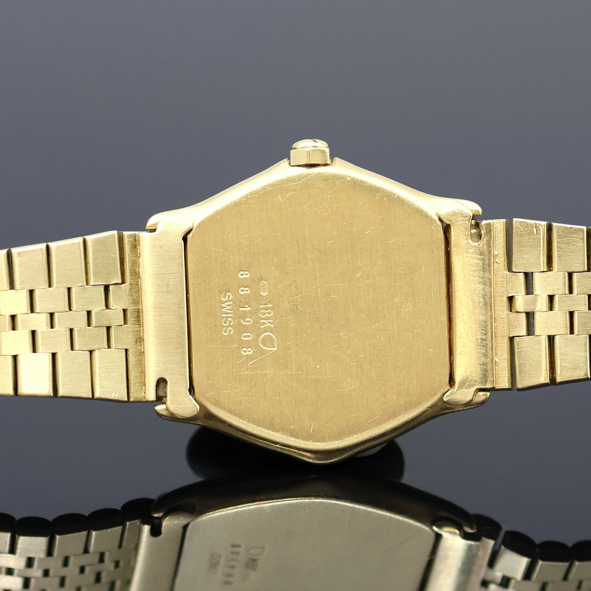 Detail h: EBEL Damenarmbanduhr in GG 750/000, Schweiz um 1995, quarz, Monocoque-Geh. inkl. neutr. Goldband, Lünette gegen Geh. 5-fach verschr., ...