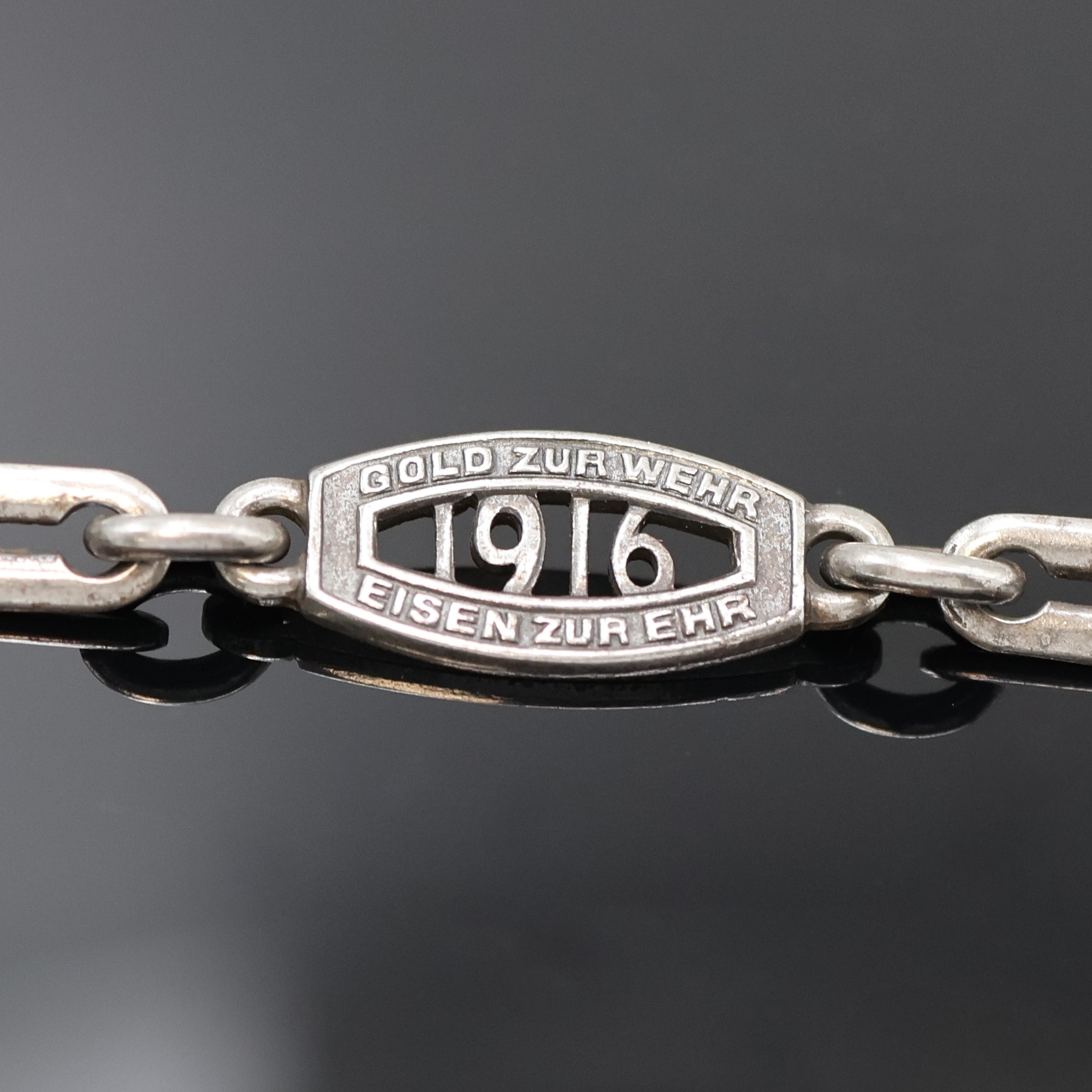 Detail j: HEBDOMAS 8 Tage Taschenuhr sowie eine Savonette mit Kalender, Schweiz/England um 1910/1915, 1.) Hebdomas im englischen Sterlingsilber Geh. (dell.), ...