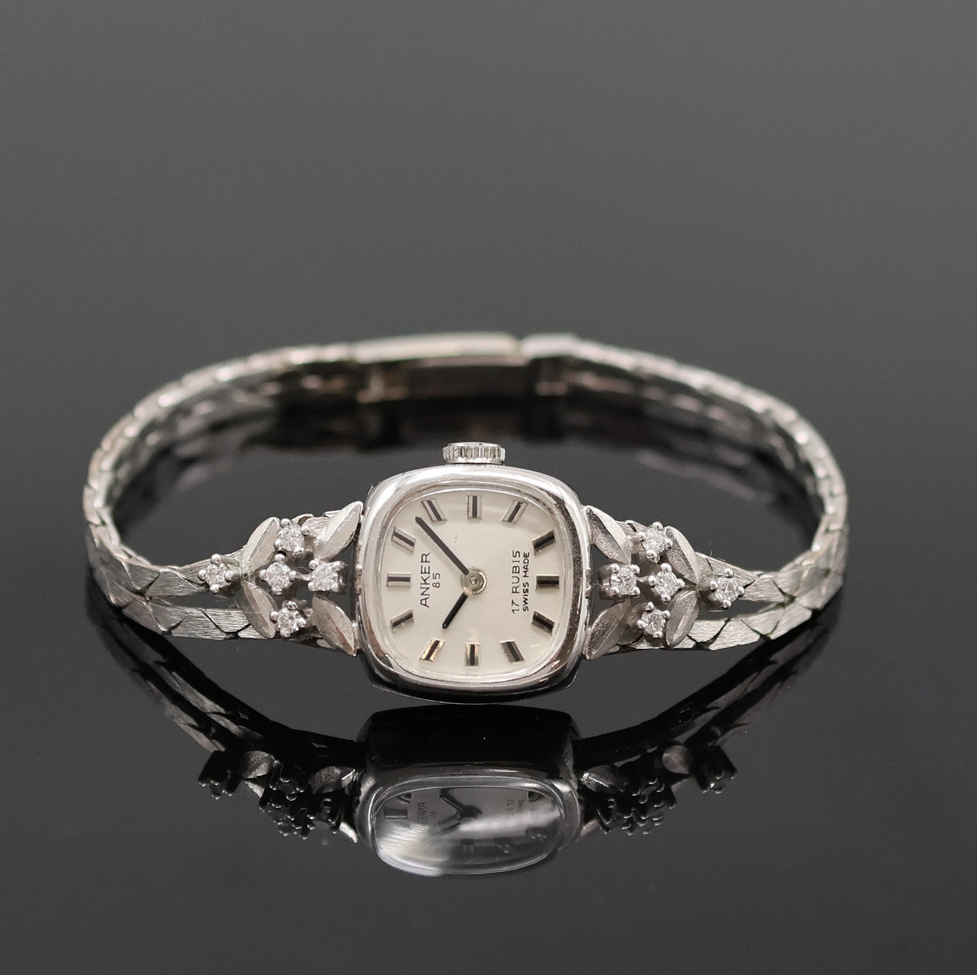 Image 27057433 - ANKER Damenarmbanduhr mit Diamanten in WG 585/000, Schweiz um 1965, Handaufzug, Goldband ...