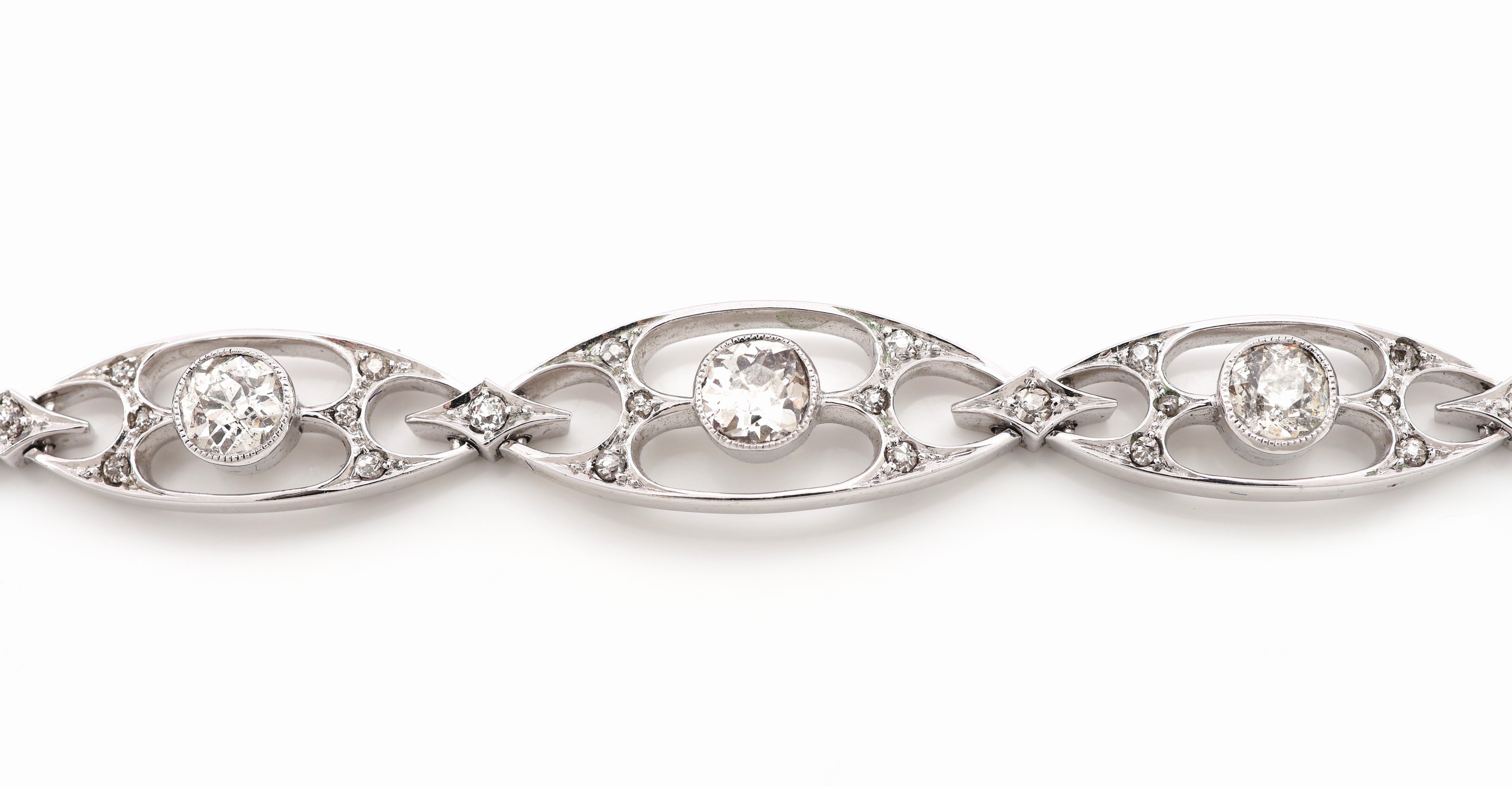 Detail a: 14 kt Gold Art Deco Diamant-Armband, um 1920- 30, WG 585/000 gepr., 9 Altschliffdiamantenzus. ca. 3.45 ct Weiß-get.Weiß/p, 3 Glieder bes. mit ...