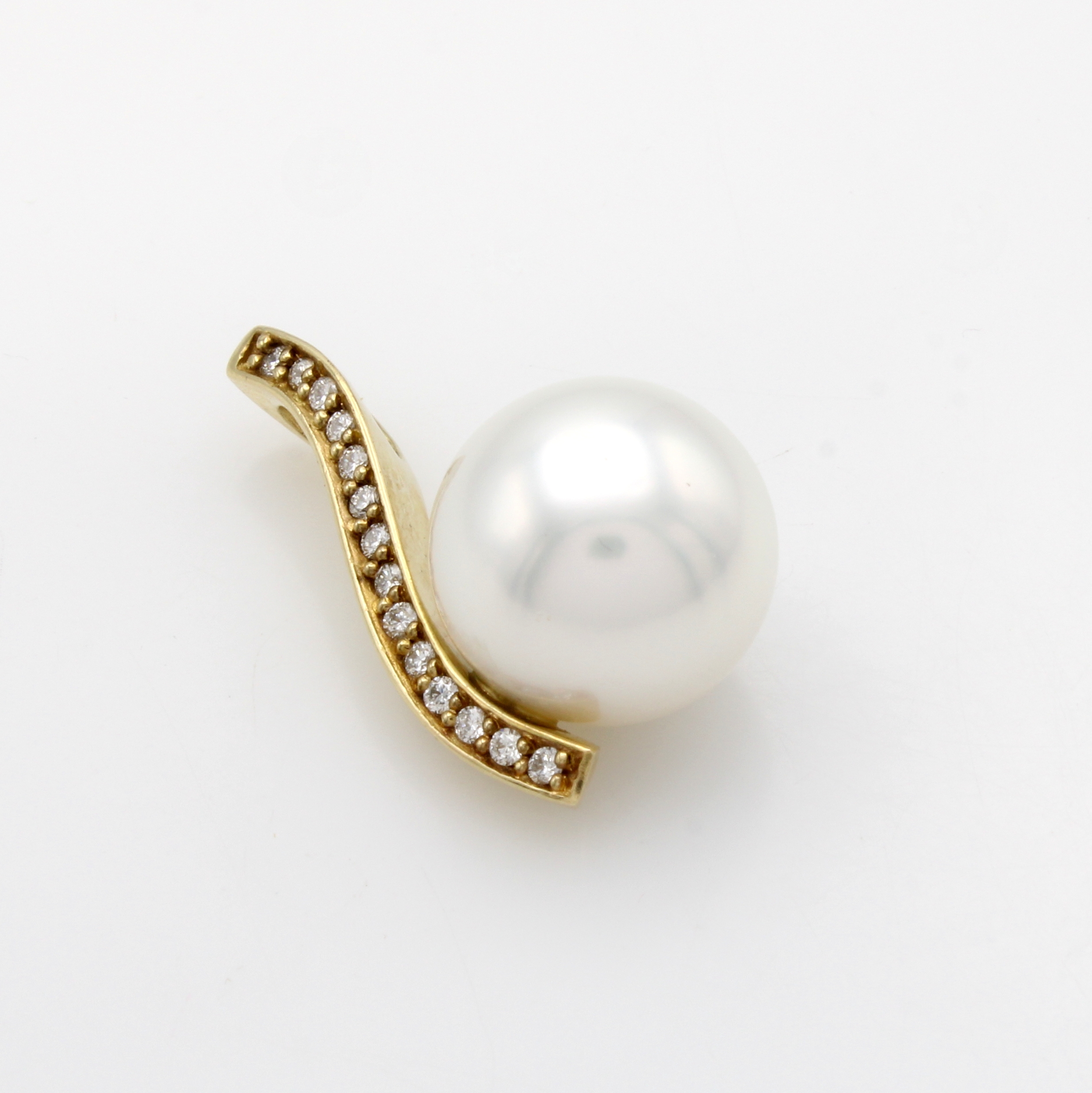 Image 27057851 - Anhänger mit Südseezuchtperle und Brillanten , GG 585/000, weiße Perle ca. 13,5 mm, ...
