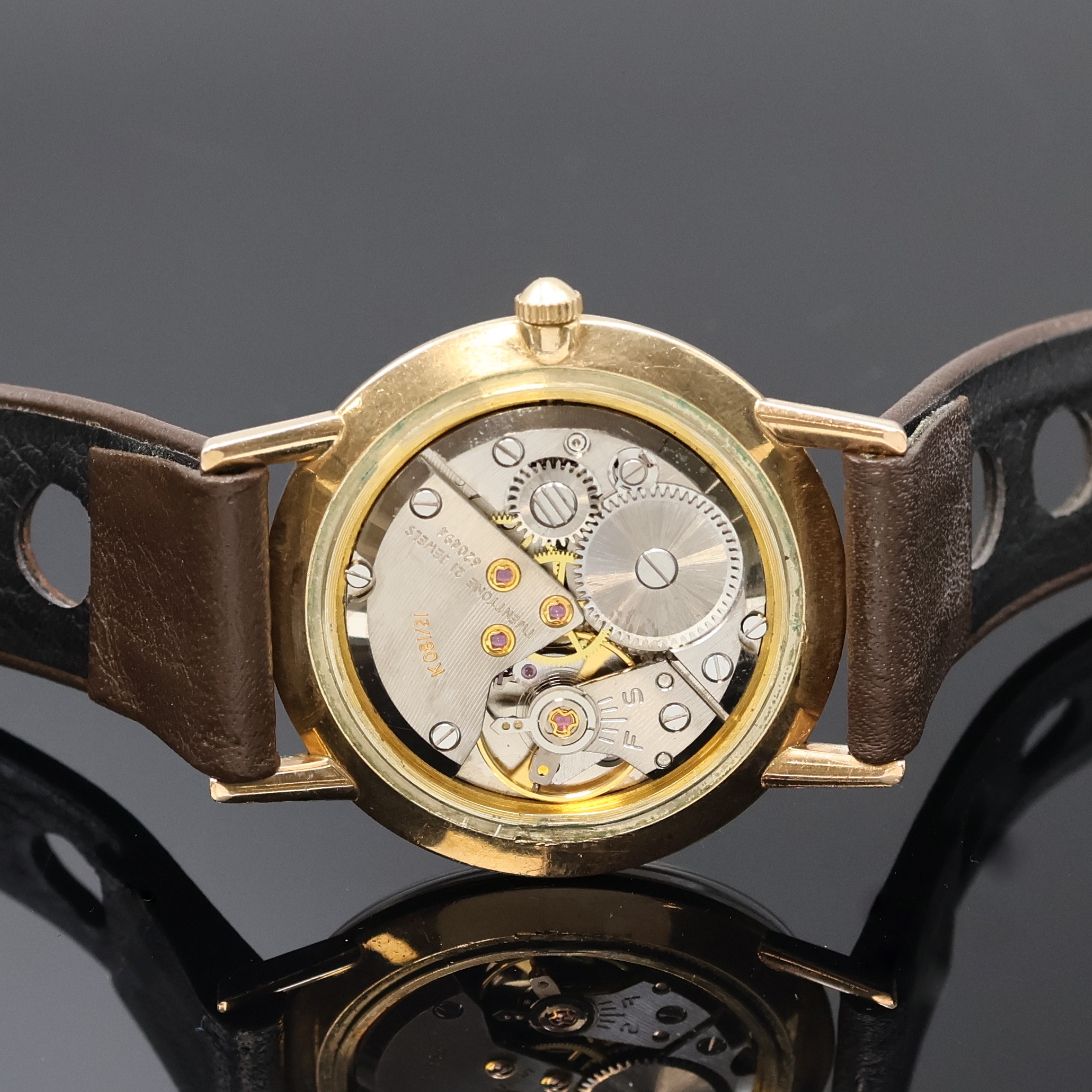 Detail d: KIENZLE Superia Armbandchronometer, Handaufzug, Deutschland/Japan um 1965, verg., 3-teil. Geh., Boden und Glasrand aufgedr., silb. Zifferbl. m. ...