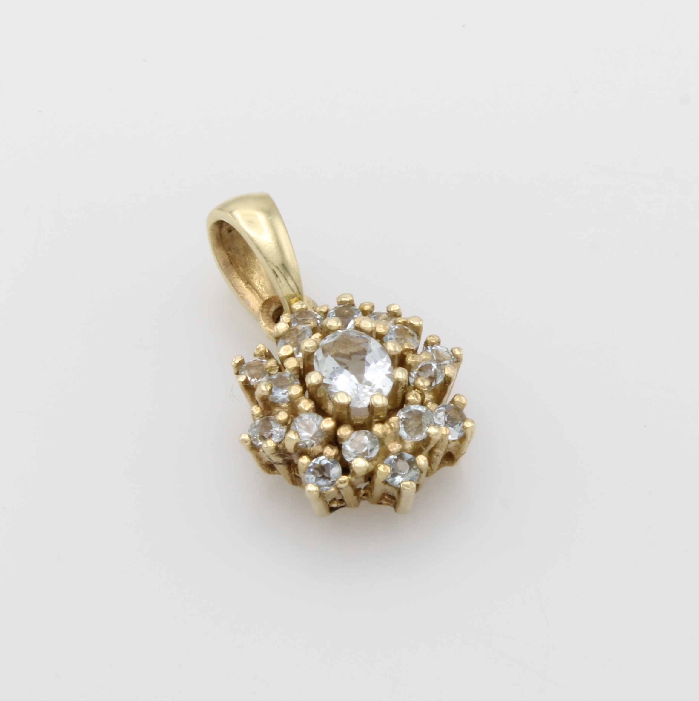 Image 27057855 - Anhänger mit Aquamarinen, GG 585/000, ovalerMittelstein u. runde Besatzaquam. in ...