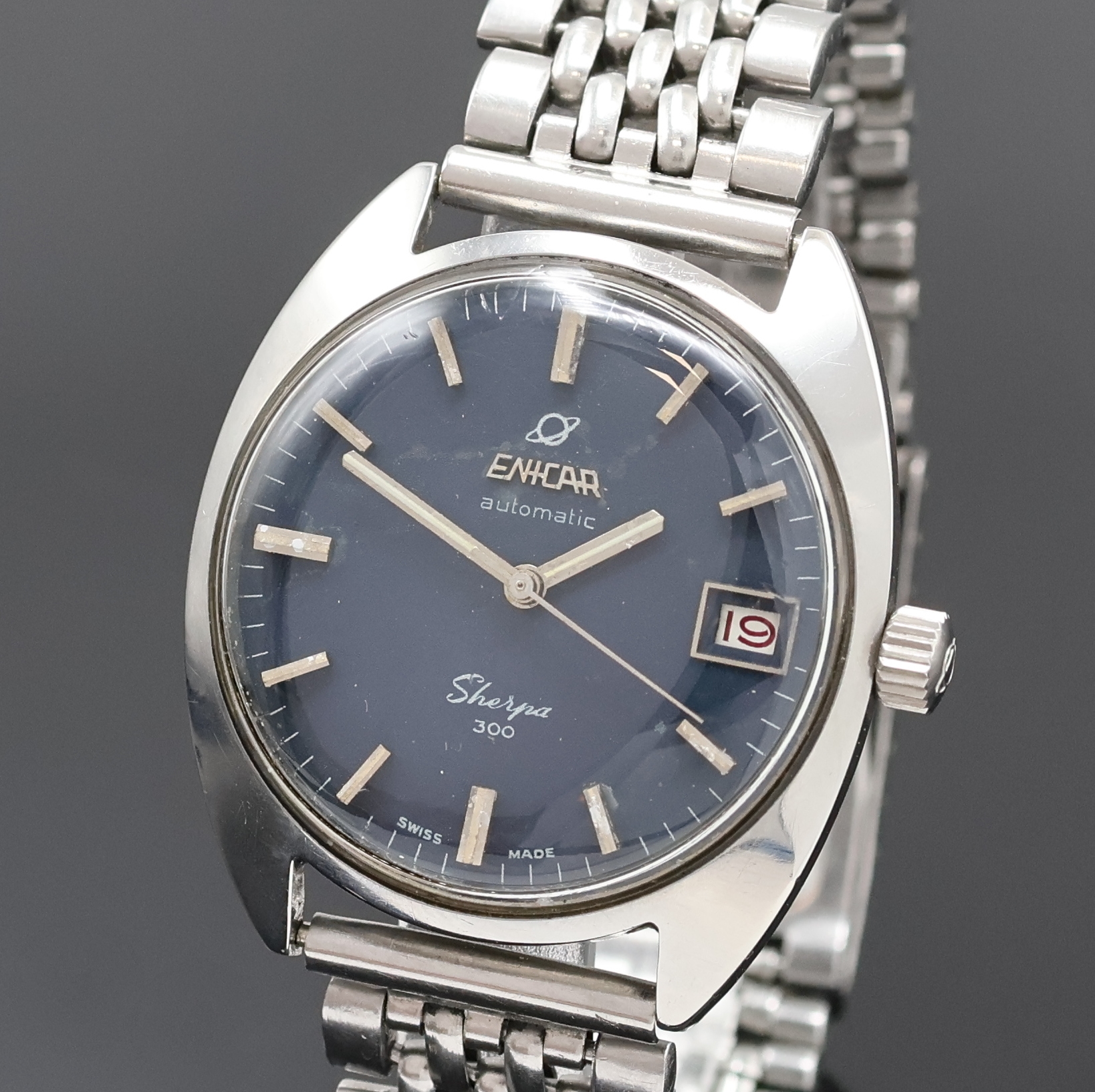 Detail a: ENICAR Sherpa 300 Armbanduhr in Stahl an Stahlband Referenz 144-39-16, Schweiz 1970er Jahre, Edelstahlgeh. inkl. orig. Gliederband m. Faltschl., ...