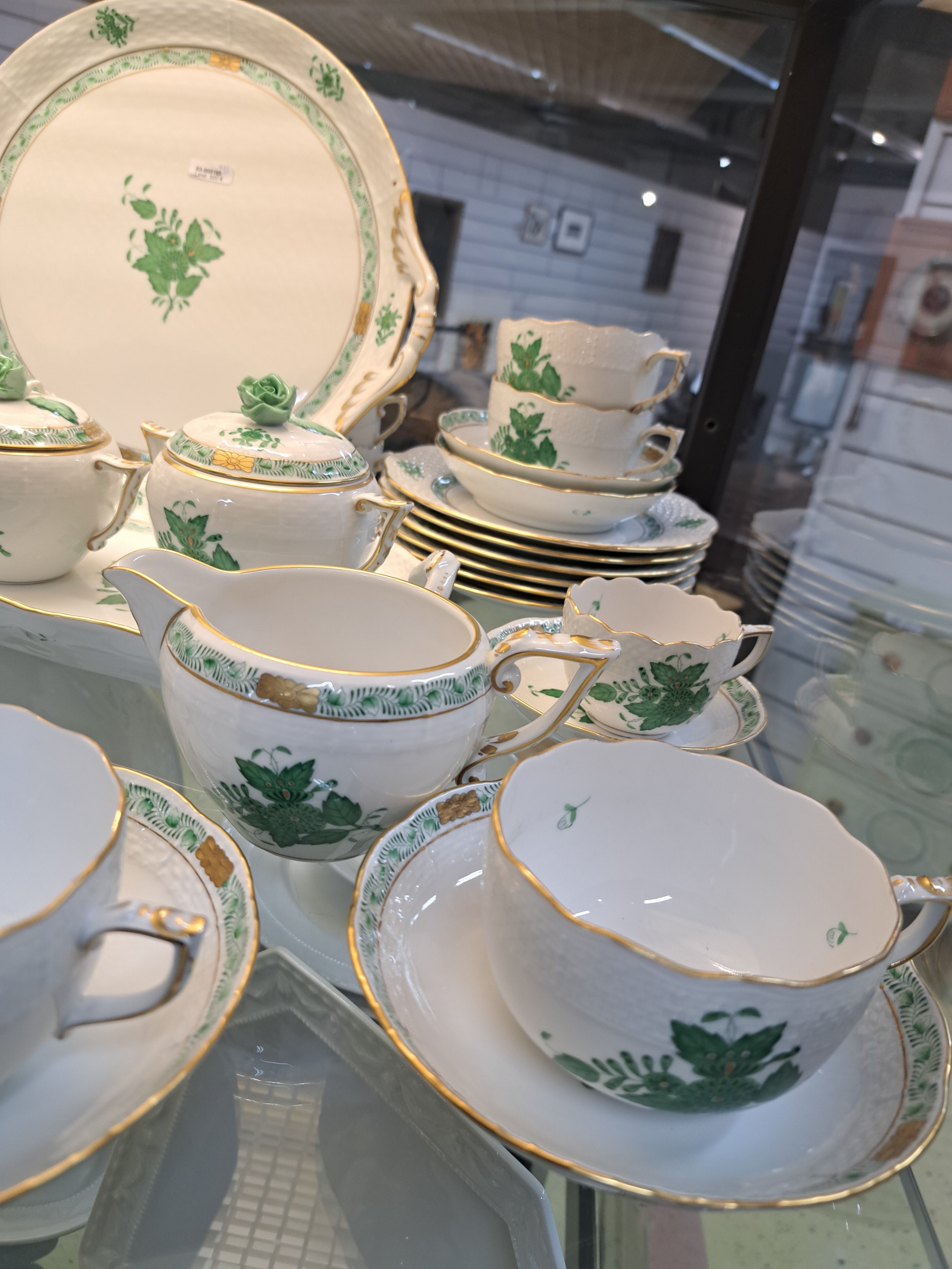 Detail a: Mokka- und Teeservice, Herend, 20. Jh., Apponiy grün, 6 Teetassen mit Untertassen, Zuckerdose, Sahnegießer, 6 Espresso-/Mokkatassen mit UT, kl. ...