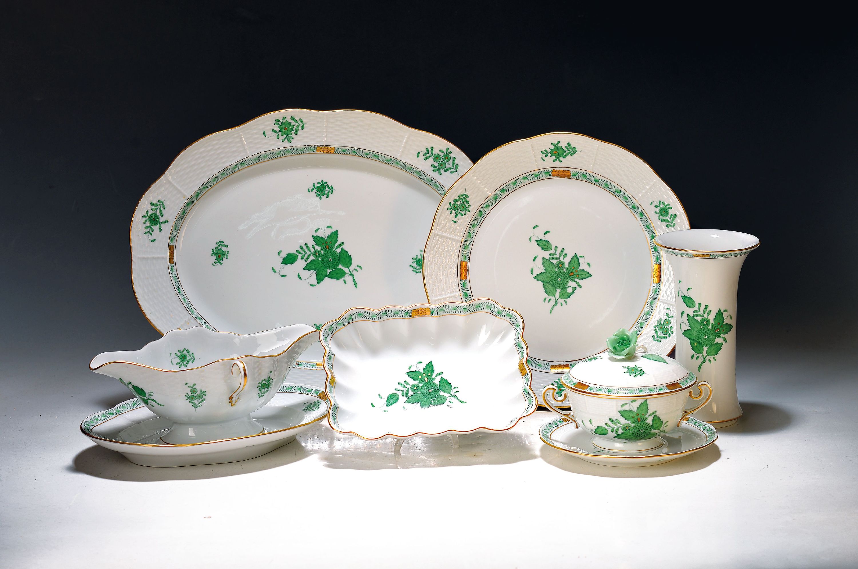 Image 27057866 - Speiseservice, Herend, Apponiy, grün, 20. Jh. , 6 Deckelsuppentassen mit Untertassen, ...