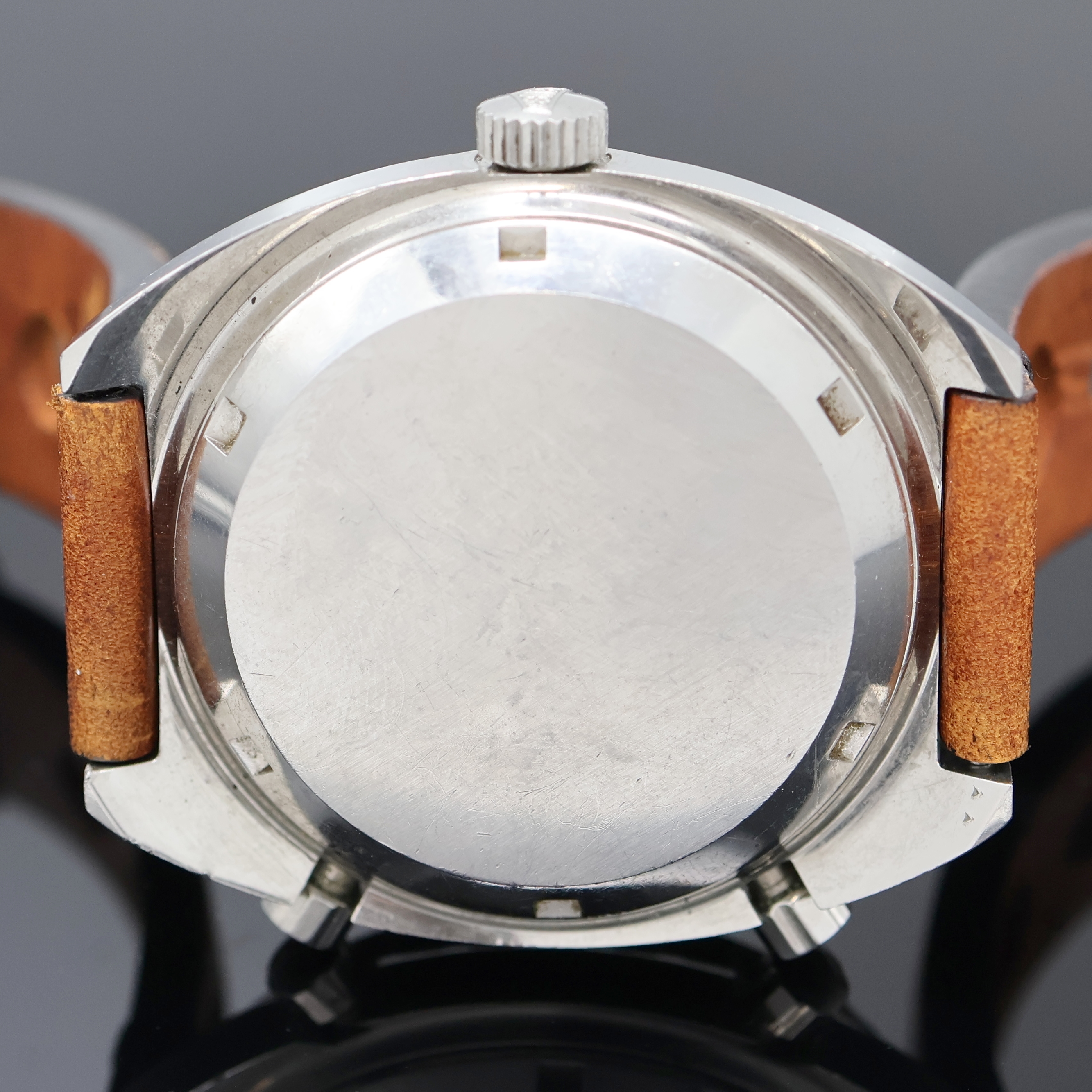 Detail e: HEUER Autavia Armbandchronograph Referenz 1163V, Schweiz um 1972, Automatik, Edelstahlgeh., Boden verschr., Krone außen 9, Lünette mit ...