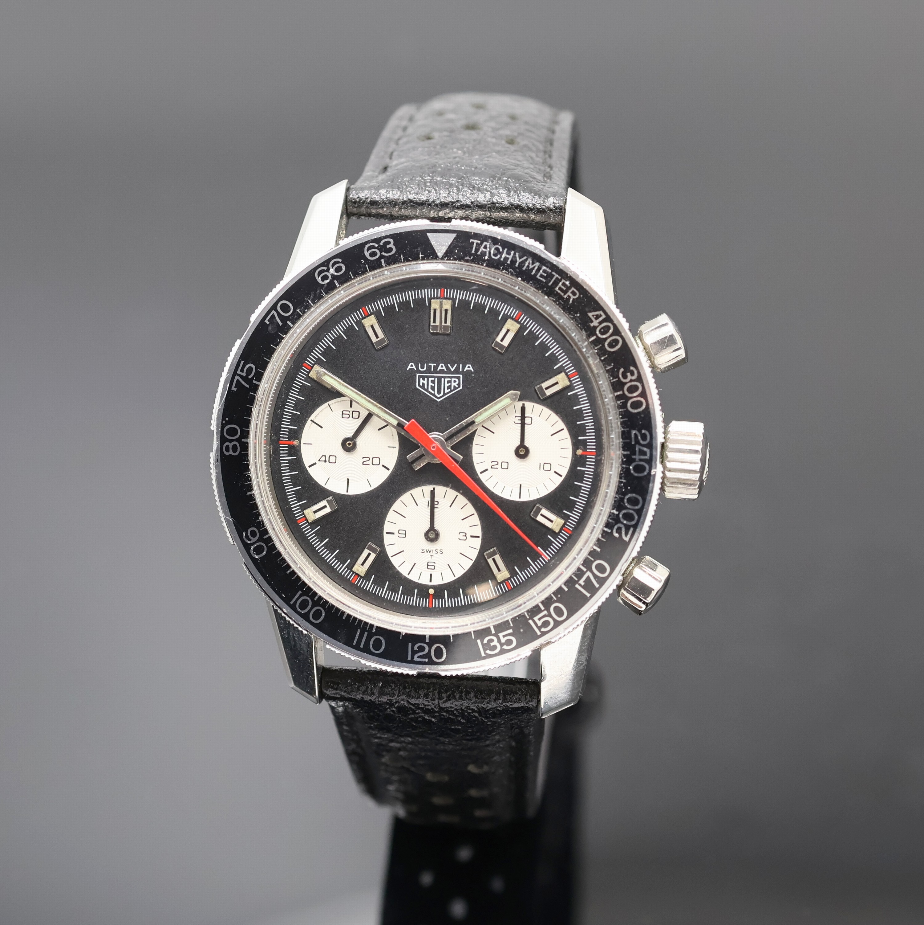 Image 27057886 - HEUER Autavia Schaltradchronograph Referenz 2446C, Handaufzug, Schweiz um 1970, Boden ...