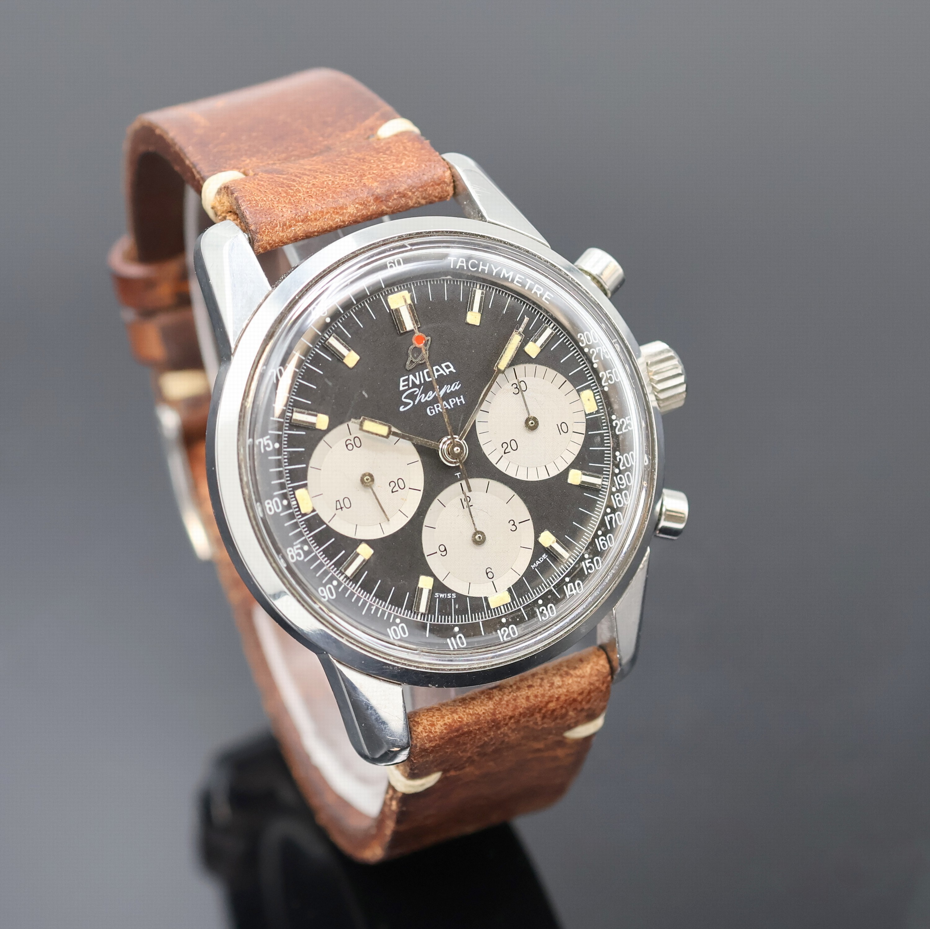 Detail b: ENICAR Sherpa Graph großer Schaltradchronograph Valjoux 72 in Stahl, Schweiz um 1968, pol. Geh. m. Bajonette- Verschl., schwarz. Zifferbl. m. silb. ...