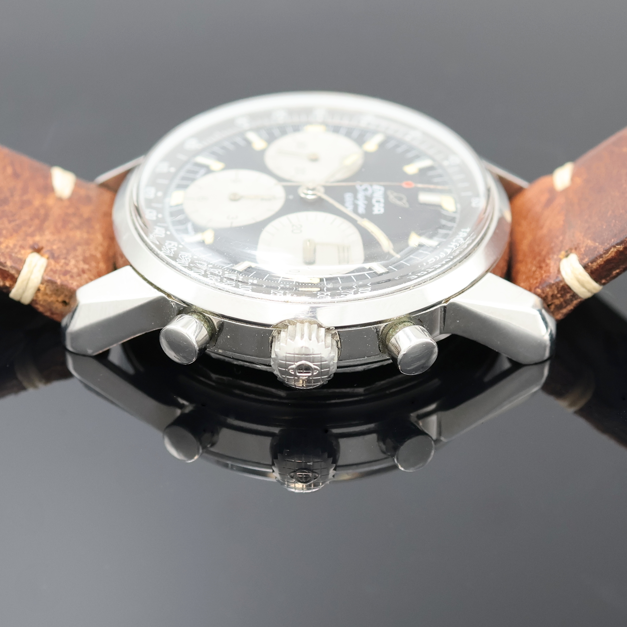 Detail c: ENICAR Sherpa Graph großer Schaltradchronograph Valjoux 72 in Stahl, Schweiz um 1968, pol. Geh. m. Bajonette- Verschl., schwarz. Zifferbl. m. silb. ...