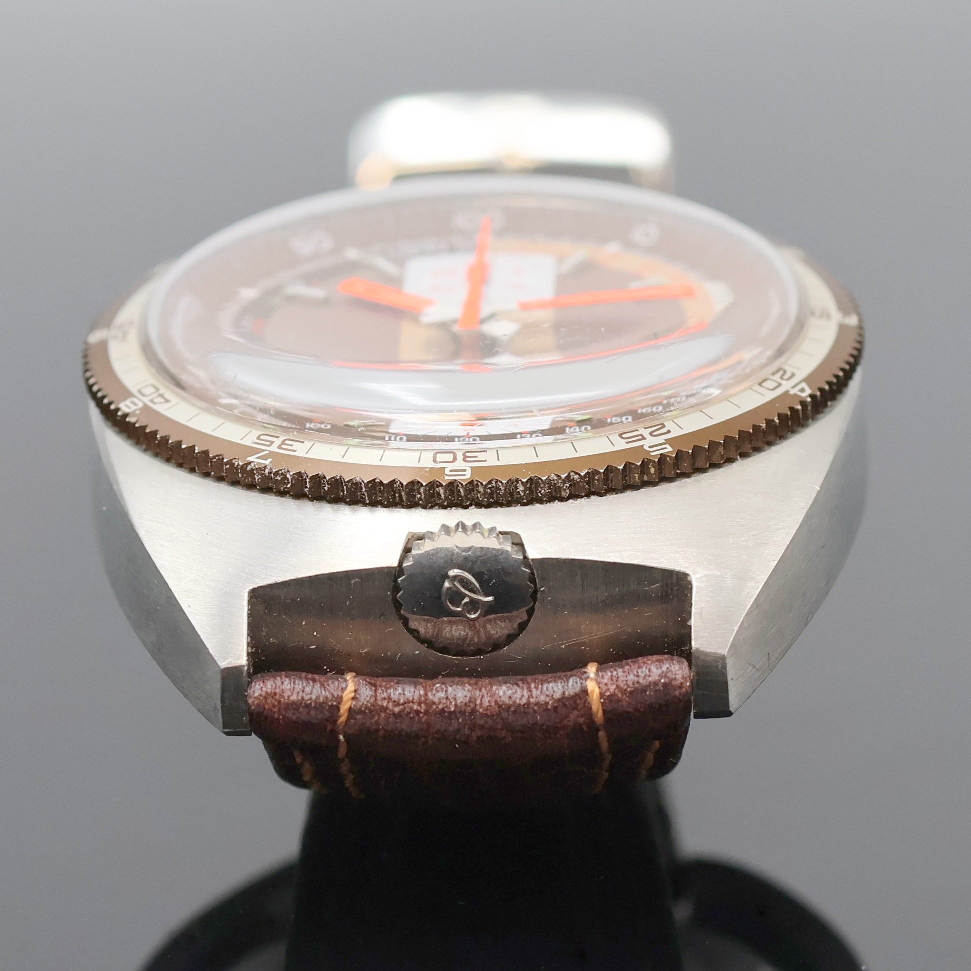 Detail c: BREITLING Chrono-Matic Bullhead Armbandchronograph Referenz 2117, Schweiz um 1970, Automatik, pultförmiges Edelstahlgeh., Boden verschr., Lünette ...