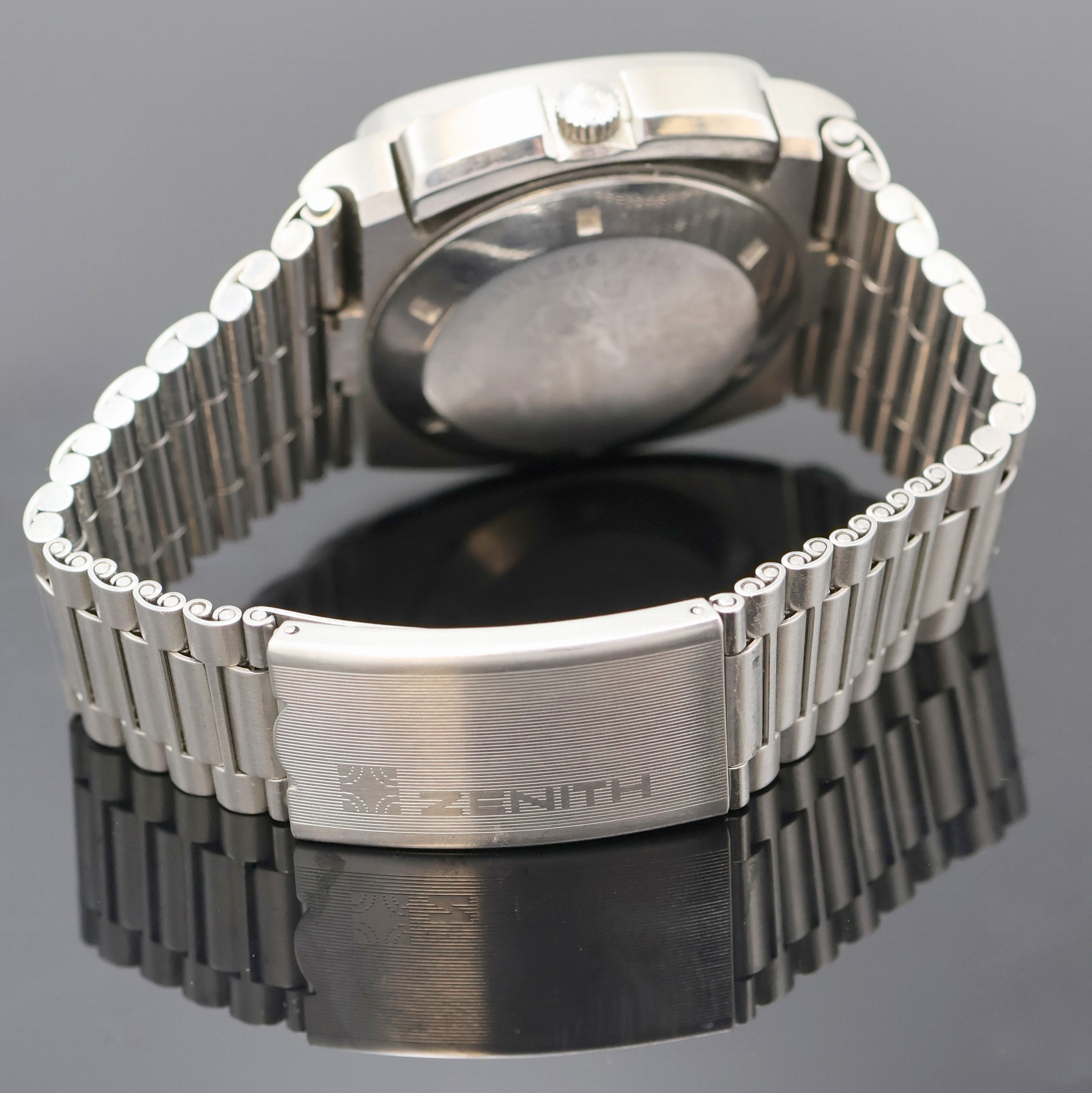 Detail c: ZENITH El Primero TV-Screen Armbandchronograph Referenz 01-0200-415 in Stahl, Schweiz um 1975, Automatik, verschr. Geh. m. integr. Band m. Faltschl., ...