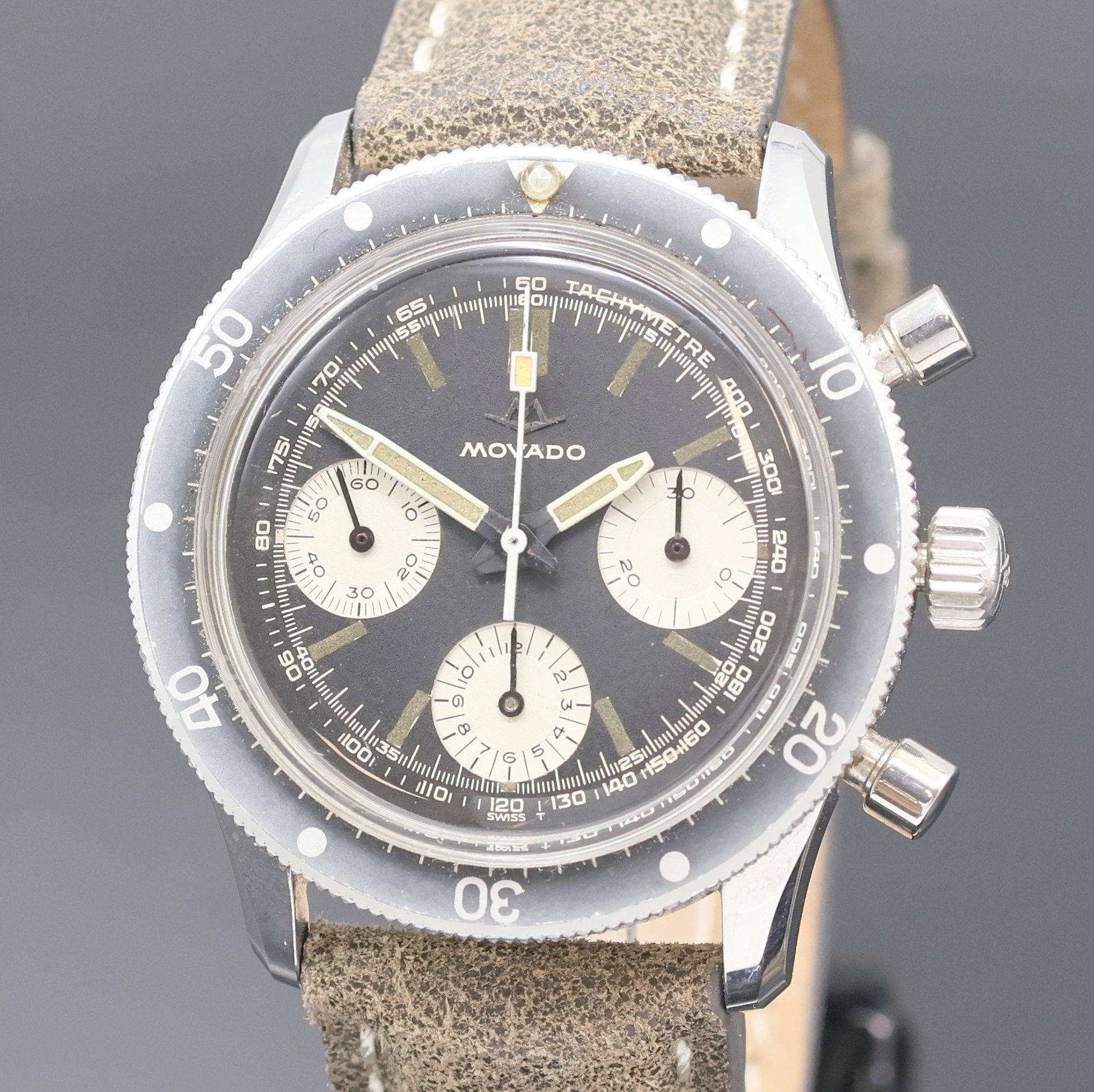 Detail a: MOVADO Super Sub Sea Armbandchronograph, Schweiz um 1968, Handaufzug, verschr. Stahlgeh. m. beids. drehb. "Faded" Lünette m. 60er Teilung, ...