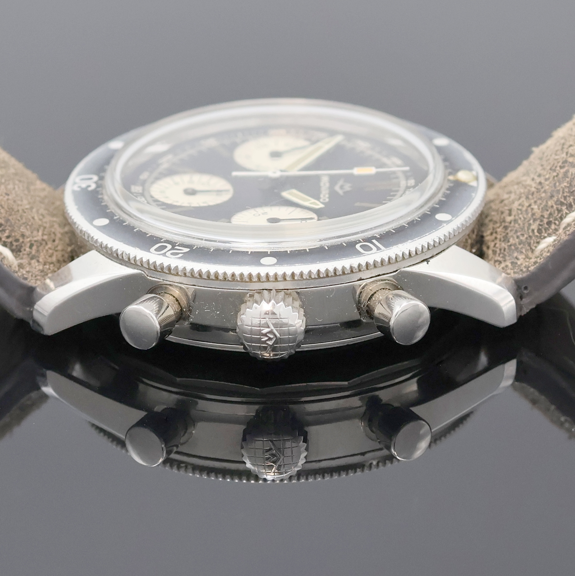 Detail c: MOVADO Super Sub Sea Armbandchronograph, Schweiz um 1968, Handaufzug, verschr. Stahlgeh. m. beids. drehb. "Faded" Lünette m. 60er Teilung, ...