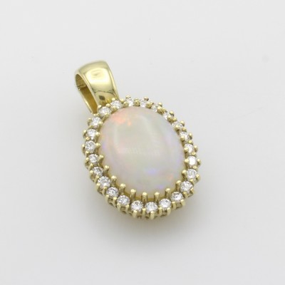 Image Clipanhänger mit Opal und Brillanten, GG 585/000, ovaler Opal ca. 5,10 ct umgeben von ...