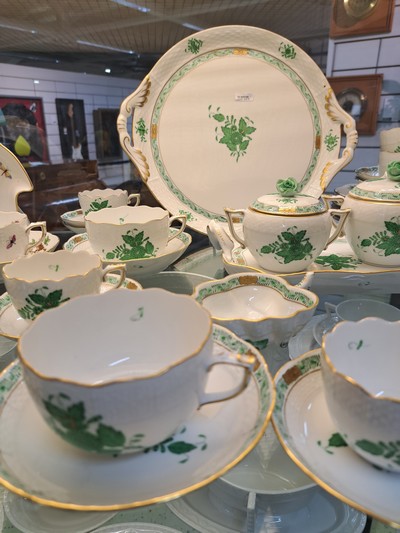 27057865c - Mokka- und Teeservice, Herend, 20. Jh., Apponiy grün, 6 Teetassen mit Untertassen, ...
