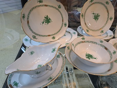 27057866f - Speiseservice, Herend, Apponiy, grün, 20. Jh. , 6 Deckelsuppentassen mit Untertassen, ...