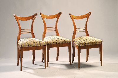 Image 3 Biedermeier Stühle, um 1820, Danhauser Möbelfabrik, Nußbaumfurnier, Polsterung ...