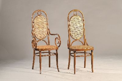 Image 4 Thonet Stühle, 2 mit Armlehnen, um 1900, Buche massiv, Geflecht wurde z.T. erneuert, ...
