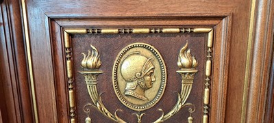 27057889f - Zweitüriger Stollenschrank/Kabinettschrank, wohl Mainz von A. Bembe, um 1890, Nussbaum ...