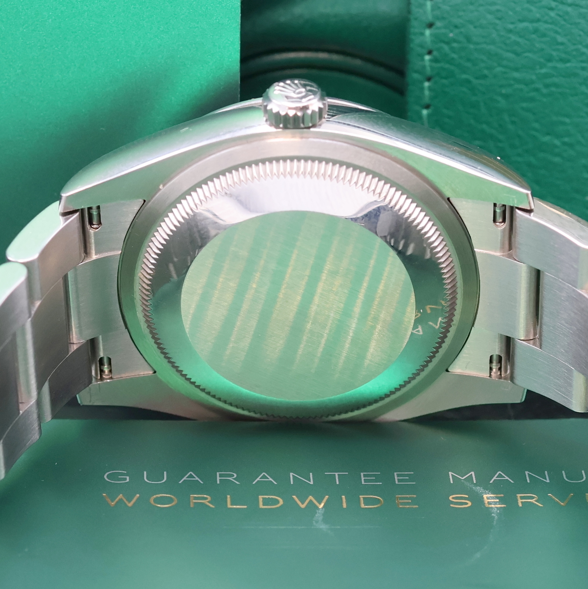 Detail e: ROLEX Oyster Perpetual Datejust Armbanduhr Referenz 126200, Schweiz verk. lt. beil. Pap. 11/2020, Automatik, Chronometer der Superlative in Edelstahl ...