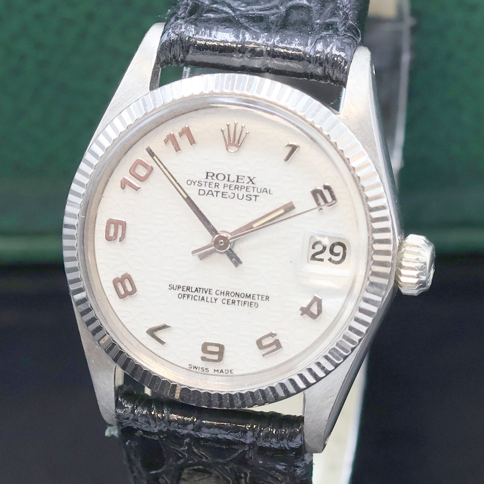 Detail a: ROLEX Oyster Perpetual Datejust Damenarmbanduhr Referenz 6624, Schweiz um 1967, Automatik, Chronometer der Superlative in WG 750/000 inkl. Lederband ...