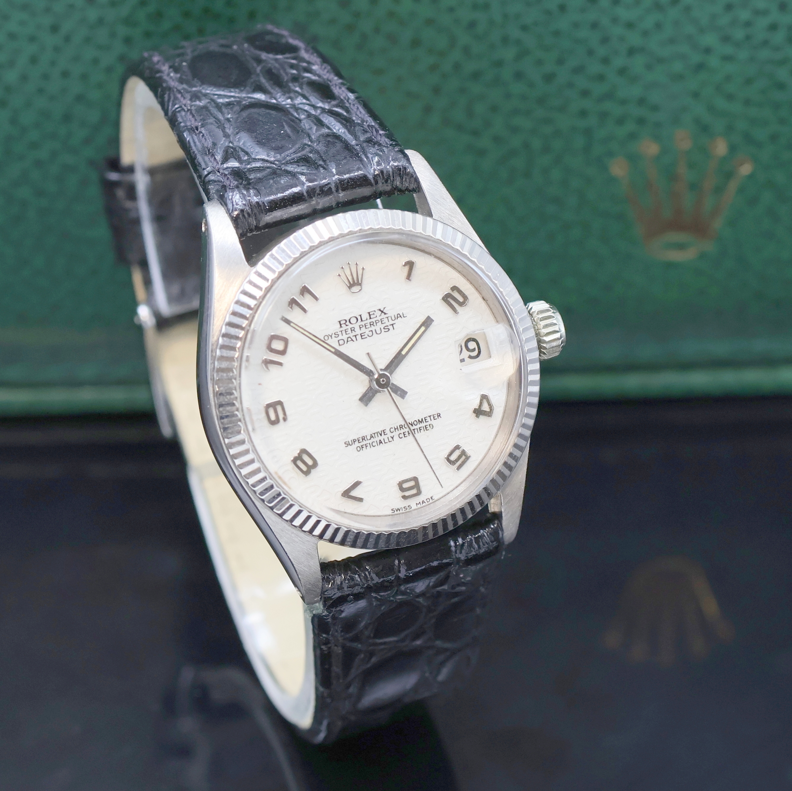 Detail b: ROLEX Oyster Perpetual Datejust Damenarmbanduhr Referenz 6624, Schweiz um 1967, Automatik, Chronometer der Superlative in WG 750/000 inkl. Lederband ...