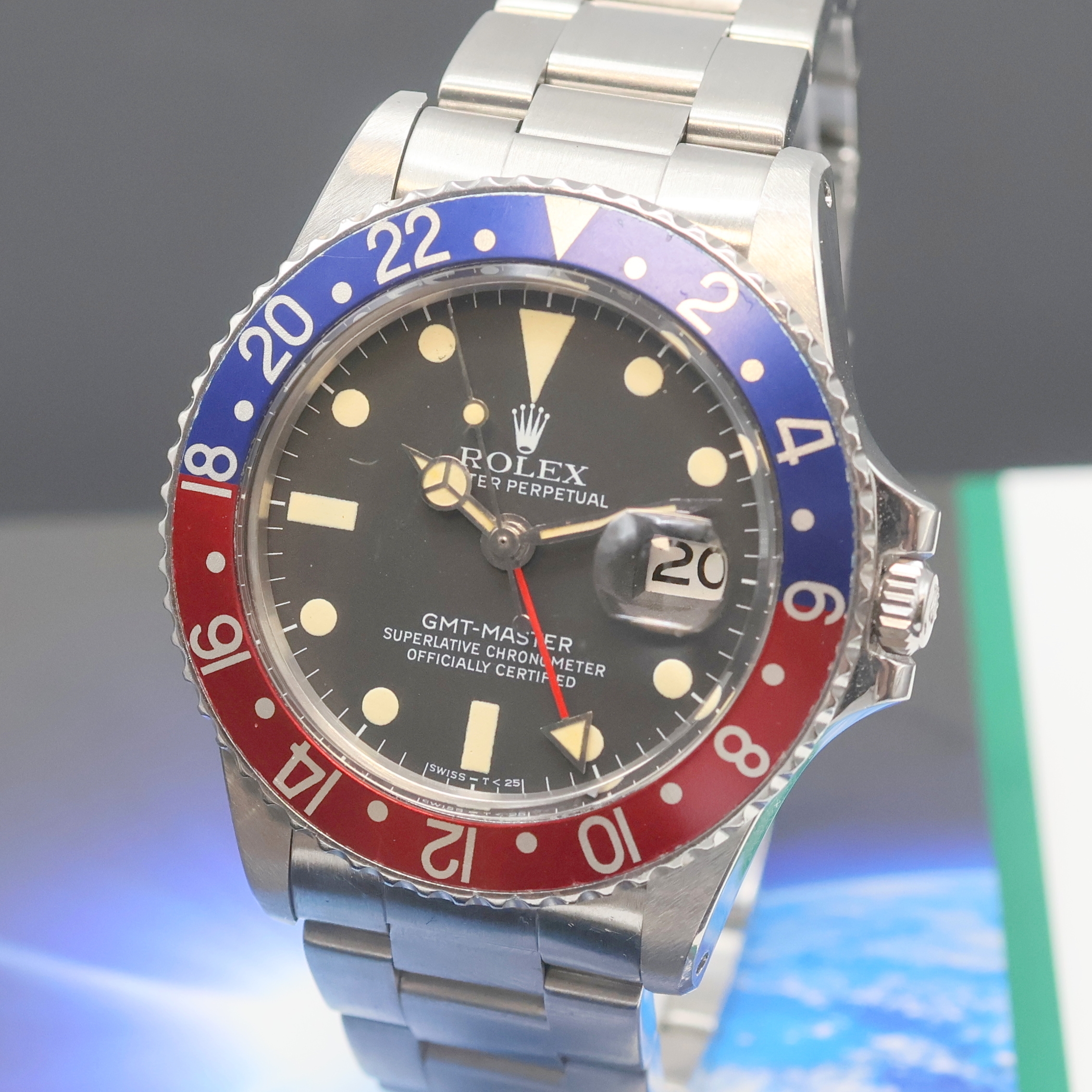 Detail a: ROLEX Oyster Perpetual GMT-Master Herrenarmbanduhr Referenz 1675, Schweiz um 1978, Automatik, Chronometer der Superlative in Edelstahl inkl. orig. ...