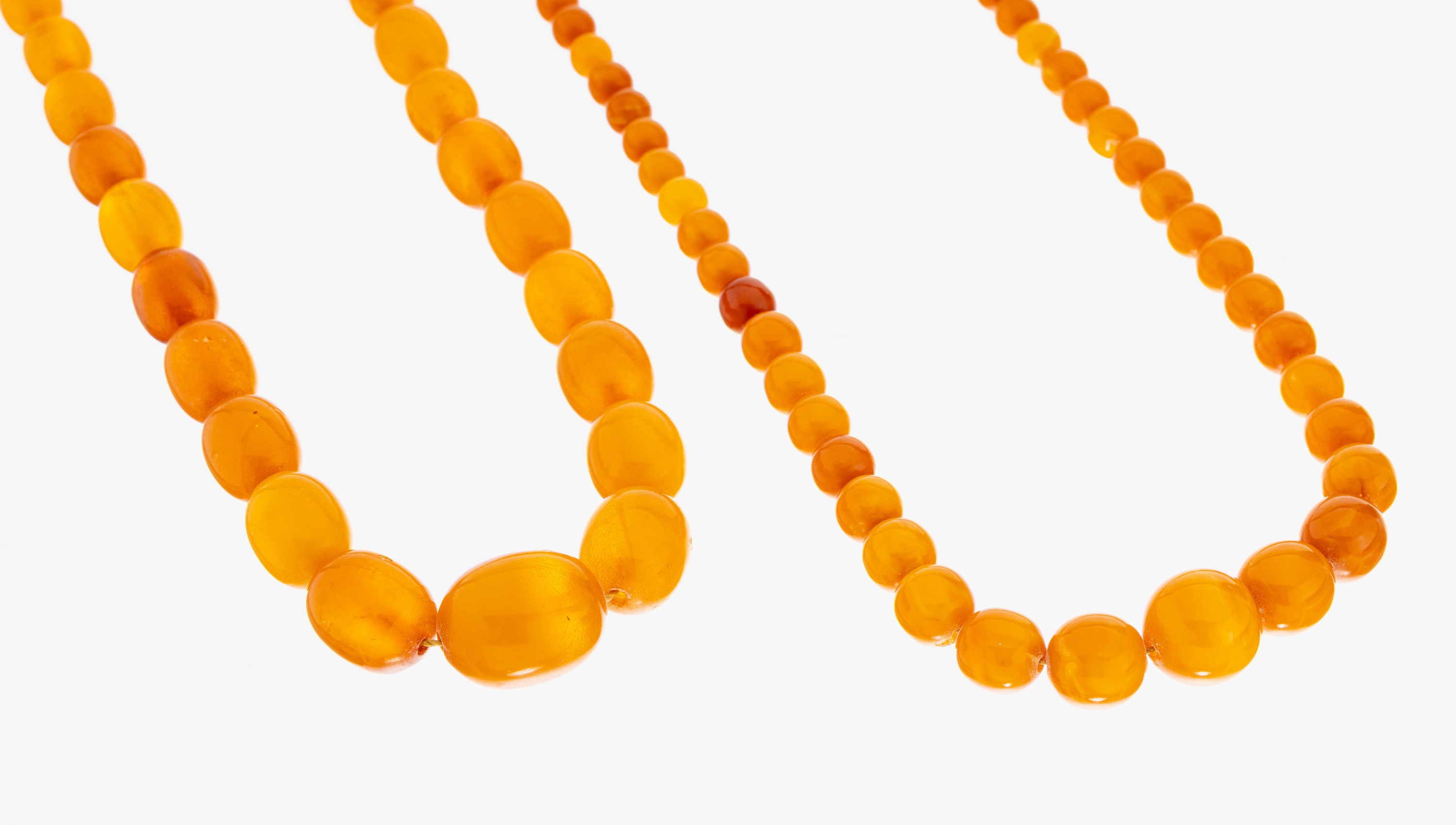 Image 27057945 - Konvolut 2 Bernstein-Colliers, 1 x Kugeln im Verlauf, D. ca. 5.2-14.6 mm, L. ca. 49 cm, ...