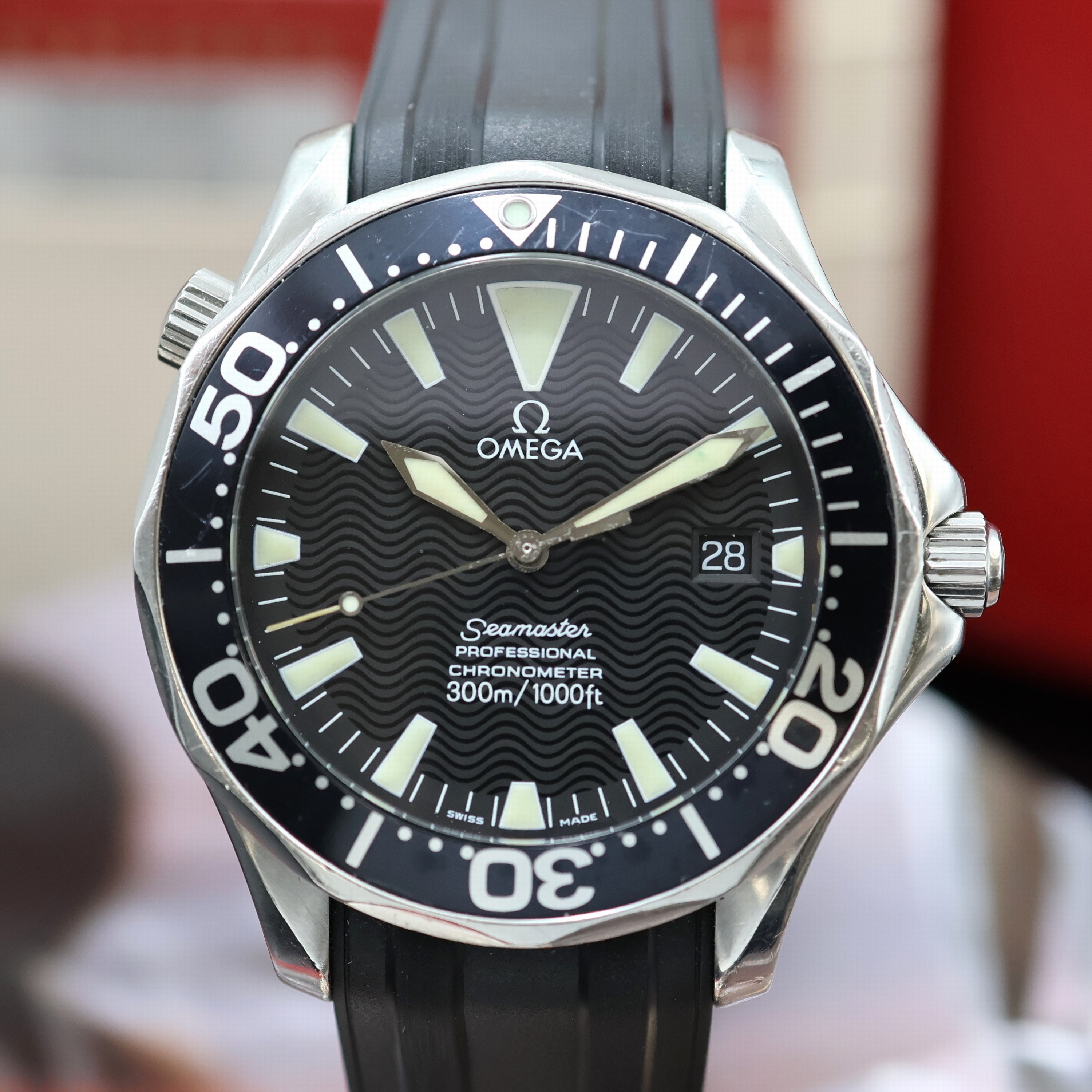 Detail a: OMEGA Seamaster Diver 300M Chronometer Herrenarmbanduhr Referenz 168.1640, Schweiz verk. lt. beil. Pap. 01/2006, Automatik, Edelstahlgeh. inkl. orig. ...
